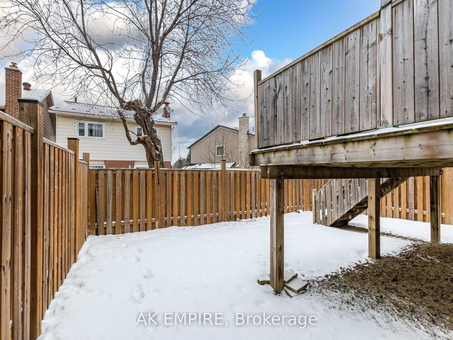 Photo 37 of 13 Foxacre Row, Brampton, Madoc — HOMEH