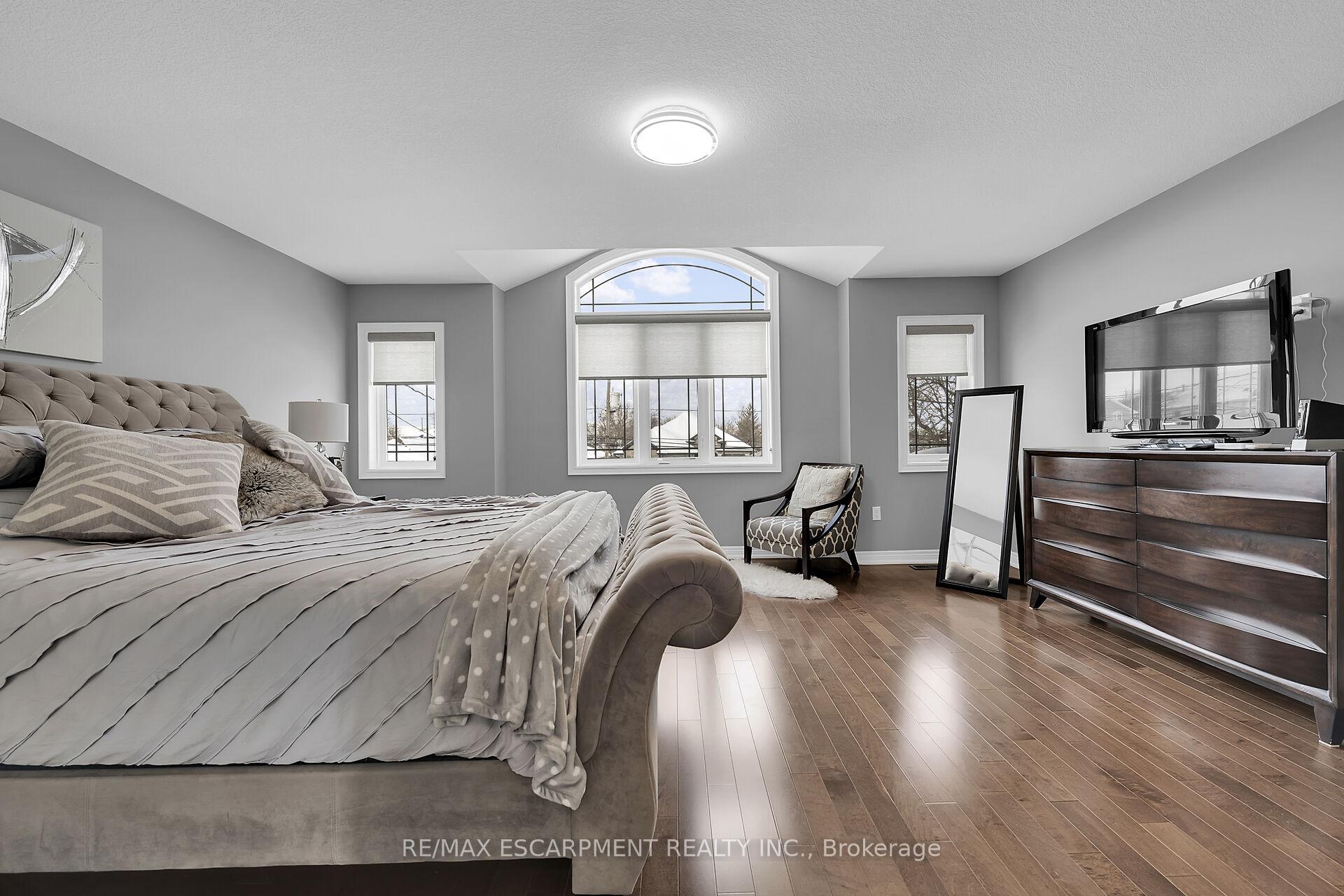 Photo 27 of 186 Millen Road, Hamilton, Stoney Creek — HOMEH