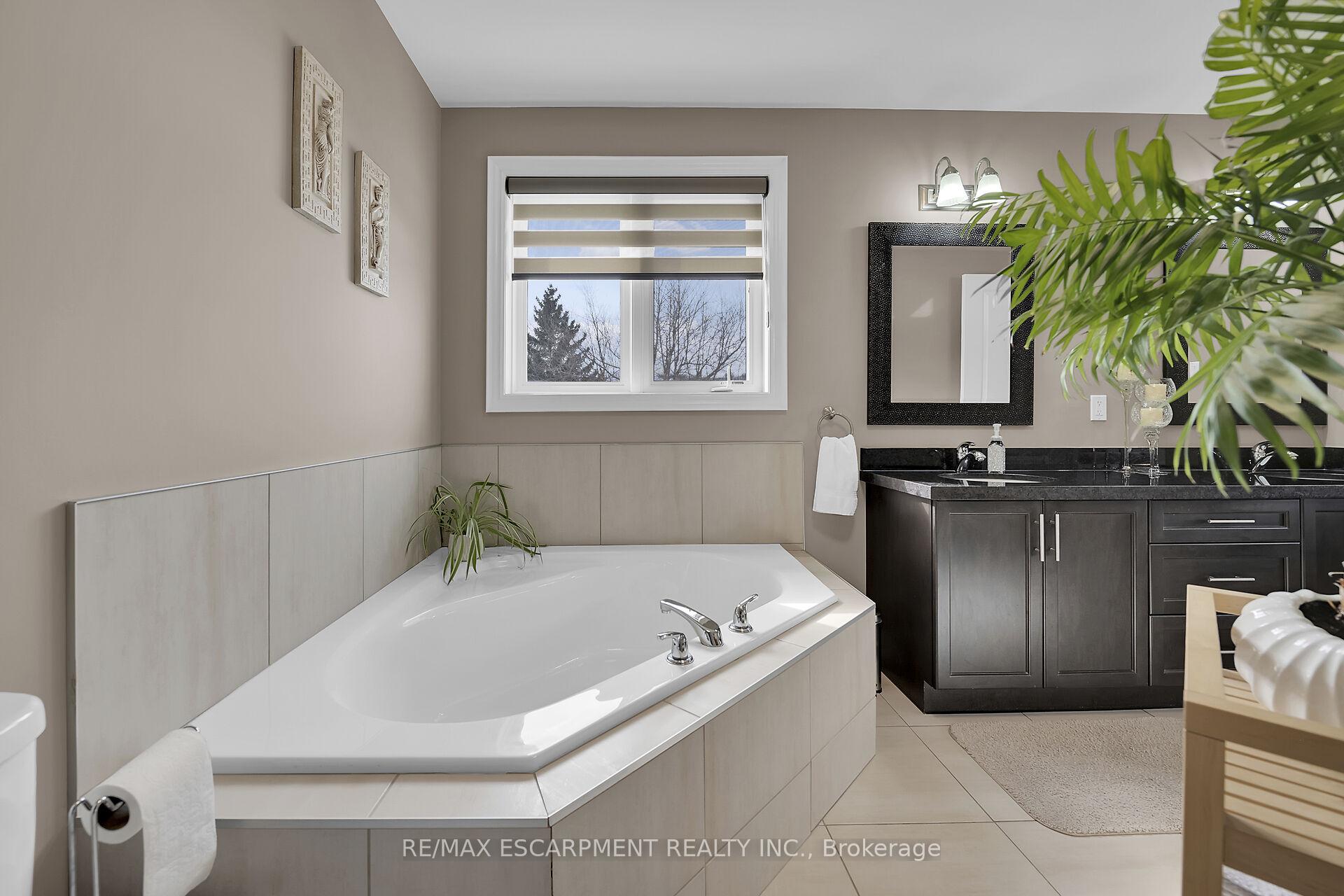 Photo 31 of 186 Millen Road, Hamilton, Stoney Creek — HOMEH