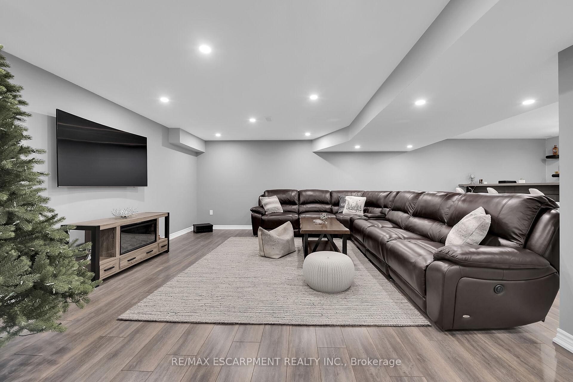 Photo 37 of 186 Millen Road, Hamilton, Stoney Creek — HOMEH