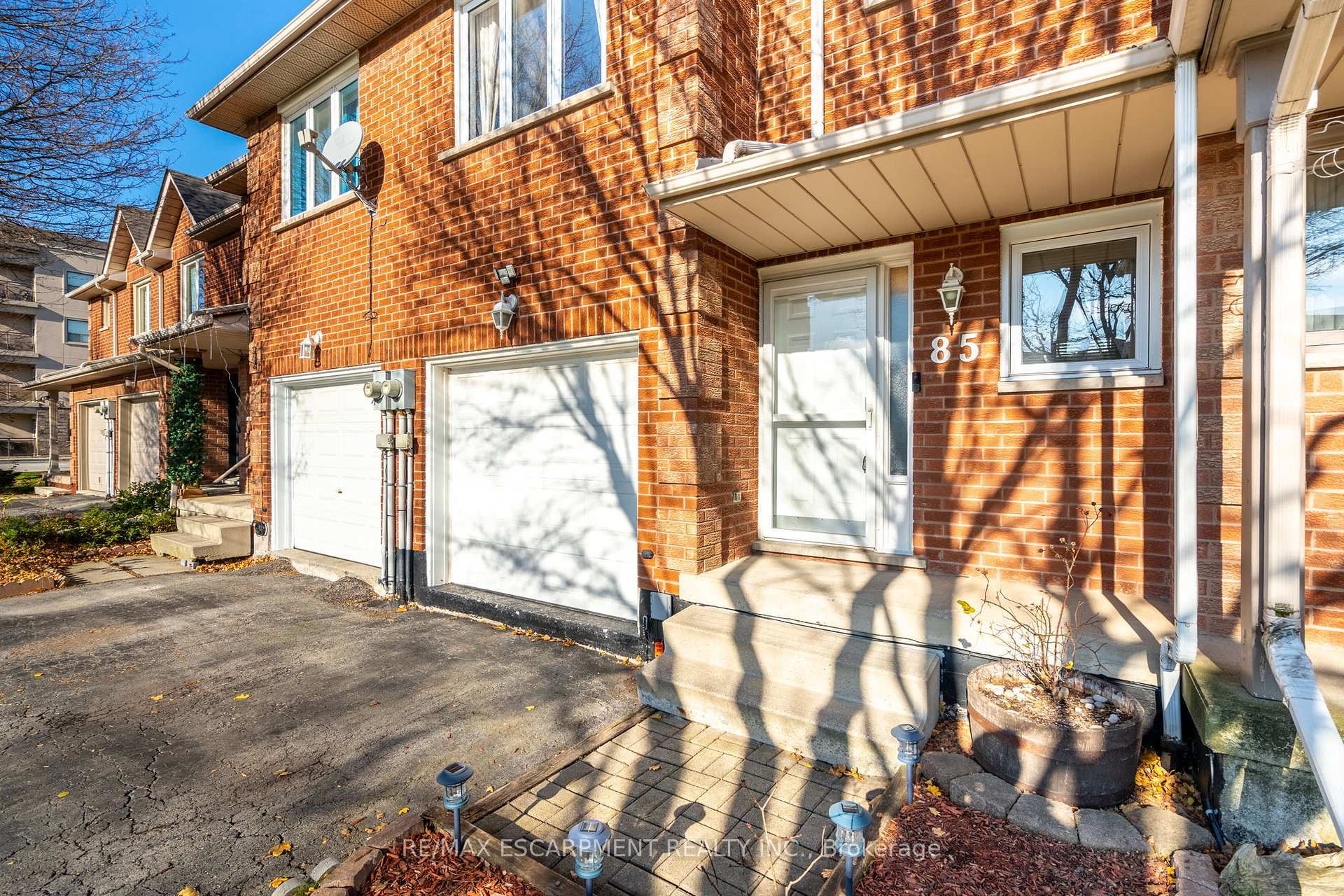 Photo 2 of 85 Royalvista Drive, Hamilton, Templemead — HOMEH
