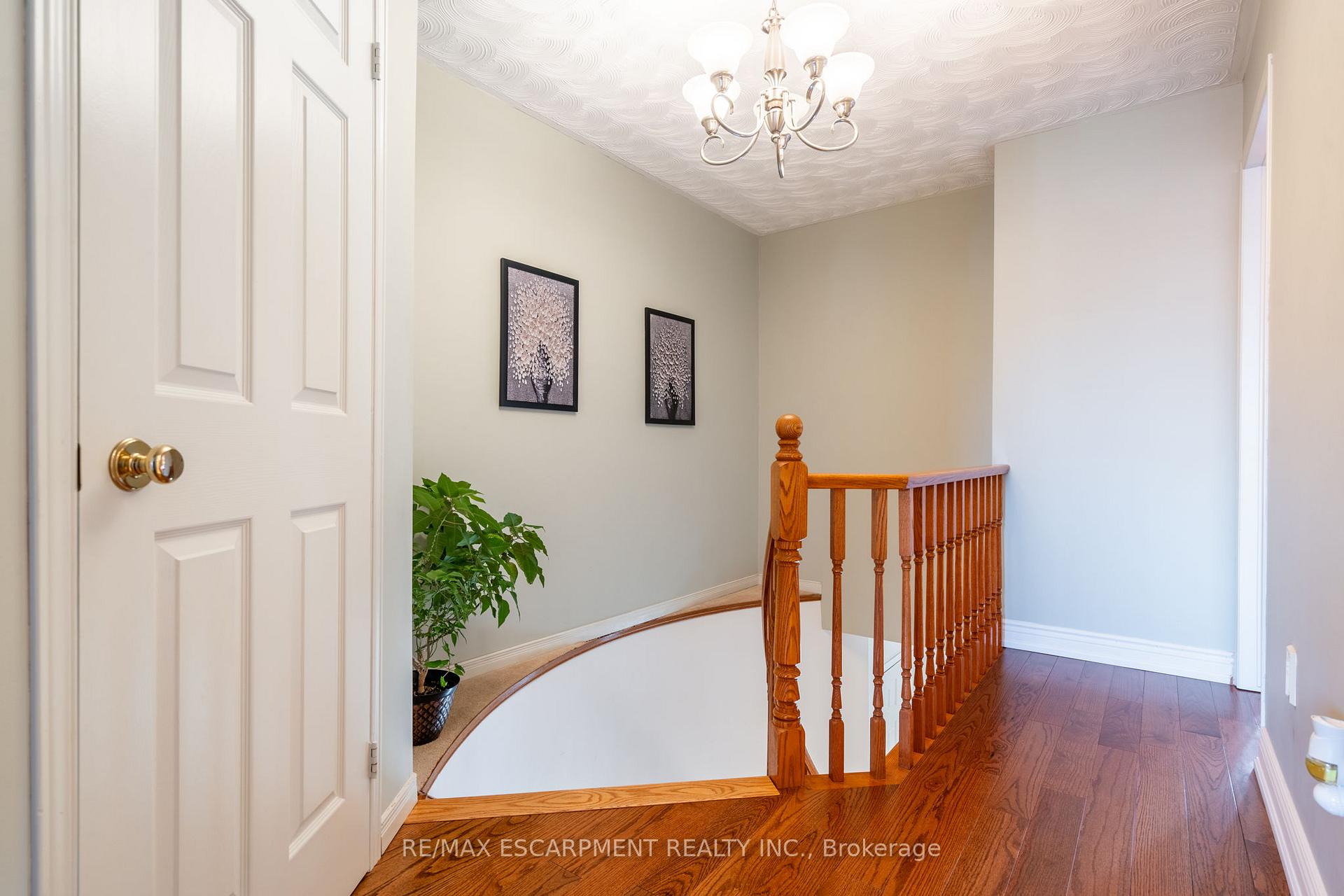 Photo 9 of 85 Royalvista Drive, Hamilton, Templemead — HOMEH