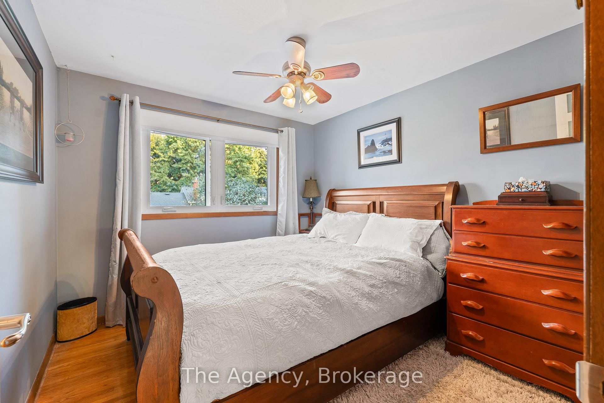 Photo 9 of 8 St Louis Place, St. Catharines, Lakeshore — HOMEH