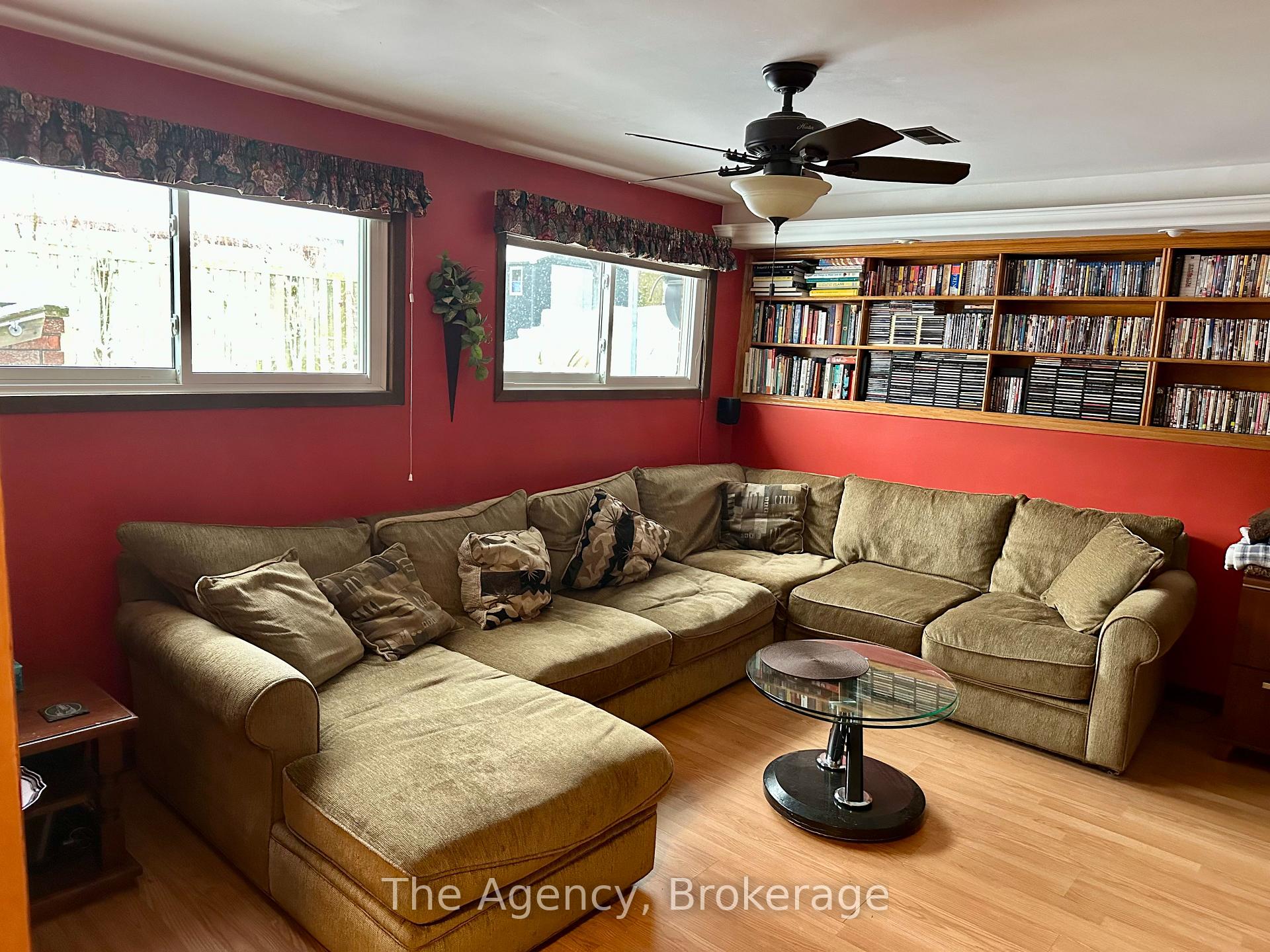 Photo 15 of 8 St Louis Place, St. Catharines, Lakeshore — HOMEH