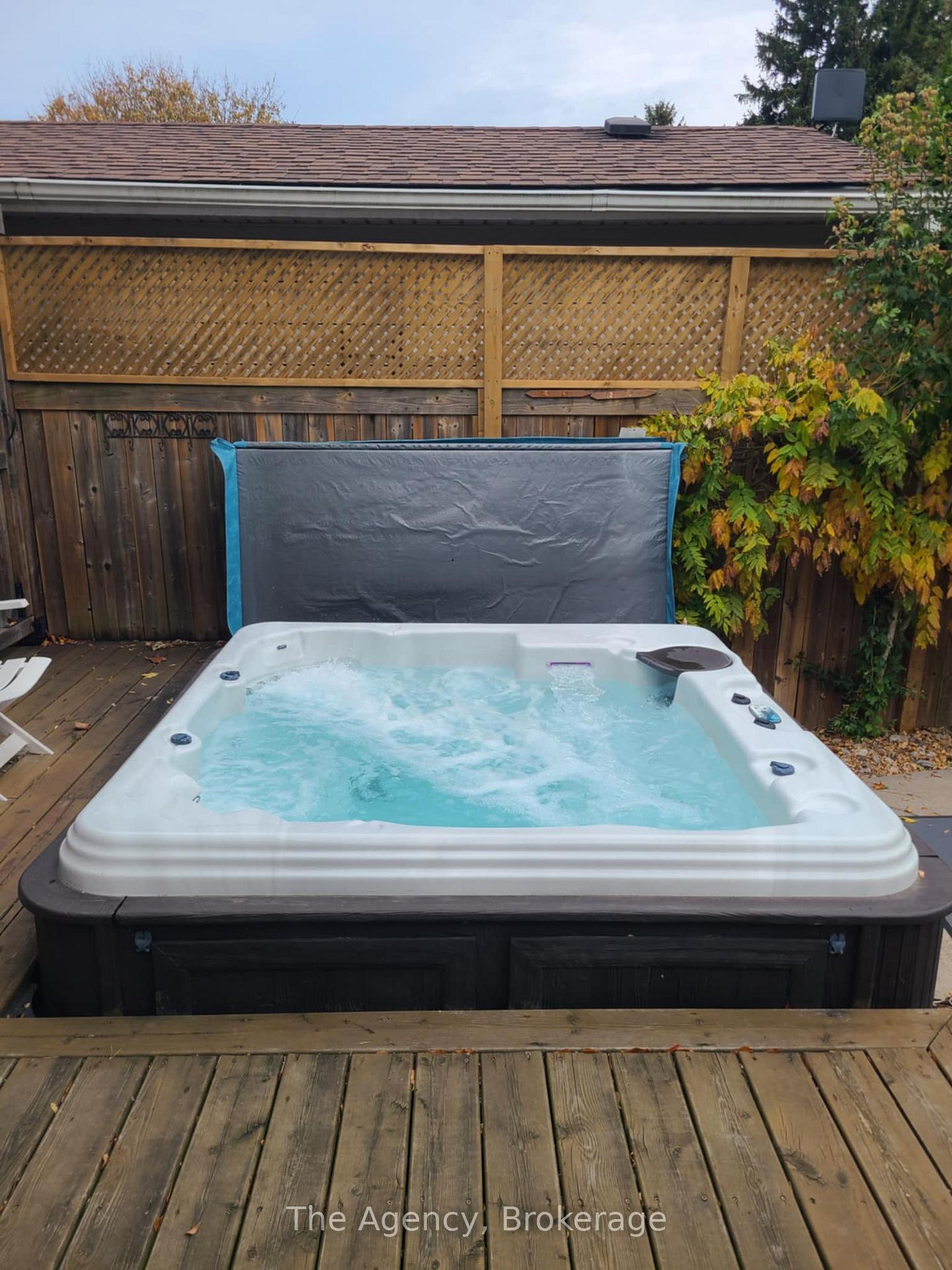 Photo 24 of 8 St Louis Place, St. Catharines, Lakeshore — HOMEH