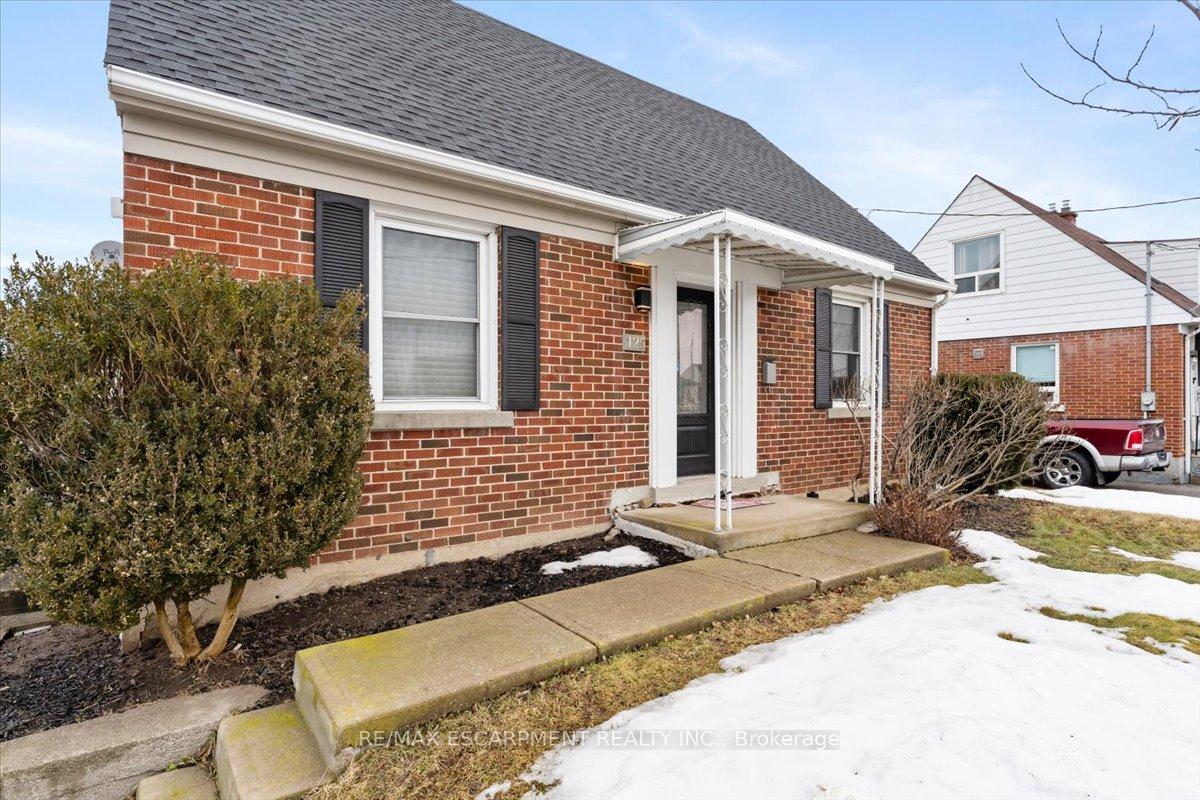 Photo 5 of 125 Westchester Crescent, St. Catharines, E. Chester — HOMEH