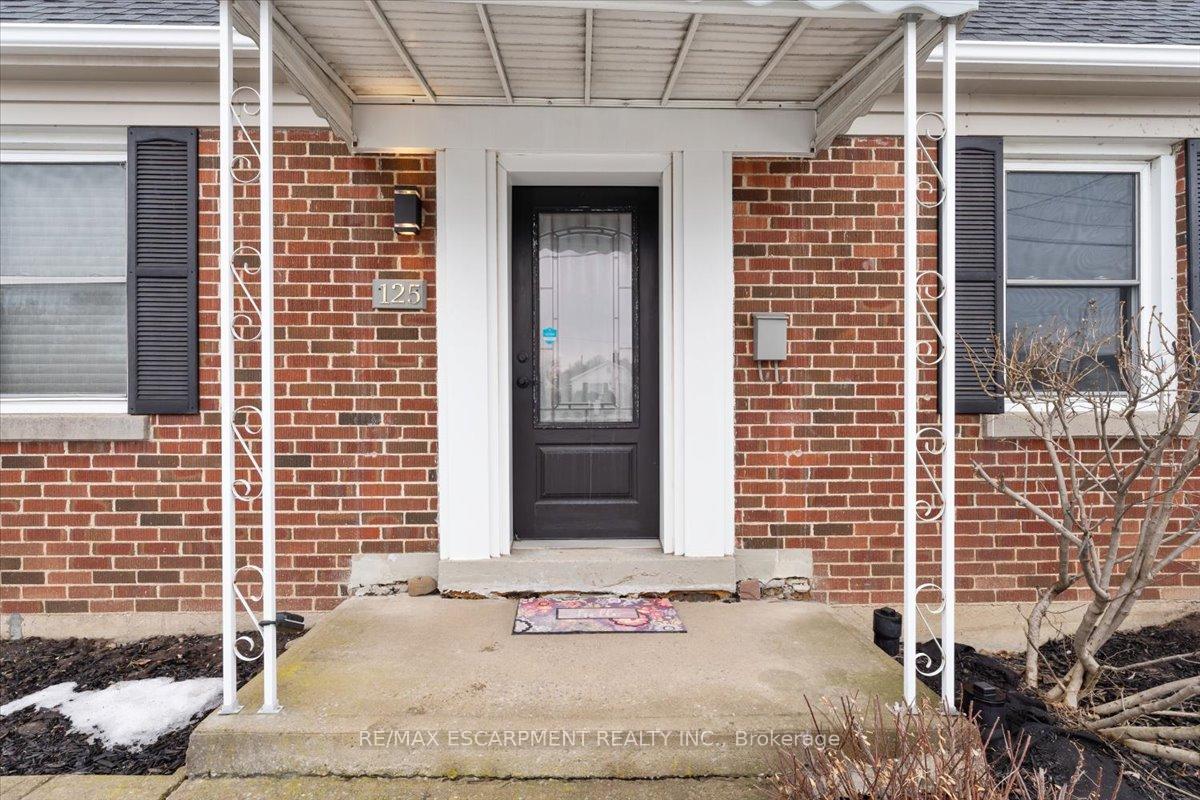 Photo 6 of 125 Westchester Crescent, St. Catharines, E. Chester — HOMEH