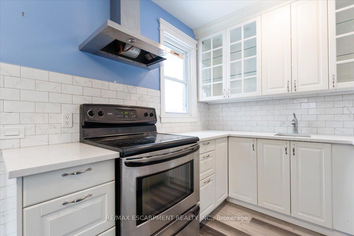 Photo 12 of 125 Westchester Crescent, St. Catharines, E. Chester — HOMEH