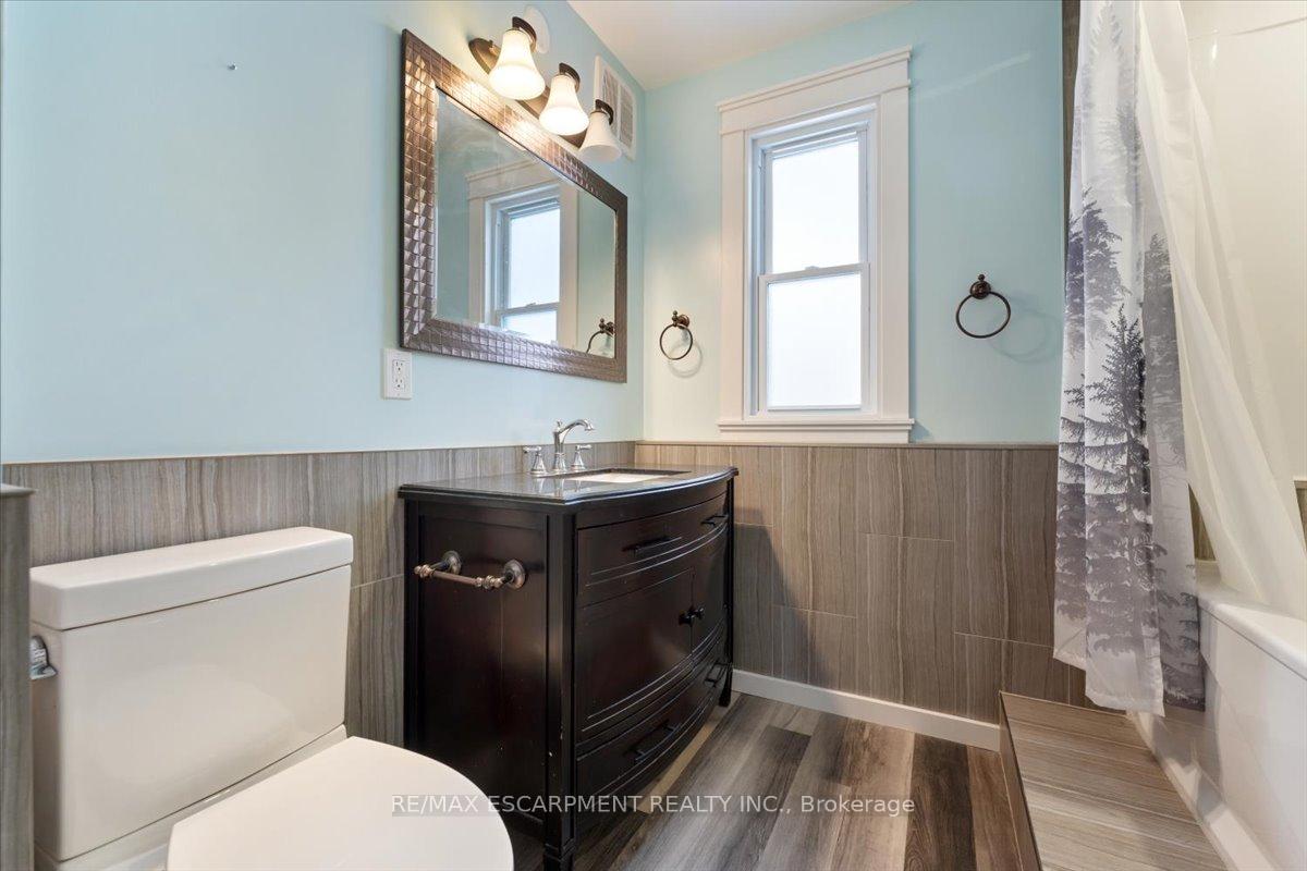 Photo 17 of 125 Westchester Crescent, St. Catharines, E. Chester — HOMEH