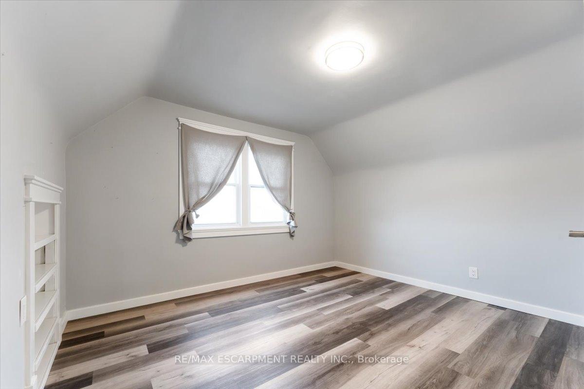 Photo 20 of 125 Westchester Crescent, St. Catharines, E. Chester — HOMEH