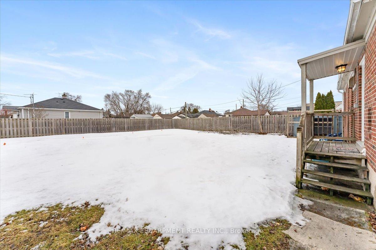 Photo 32 of 125 Westchester Crescent, St. Catharines, E. Chester — HOMEH