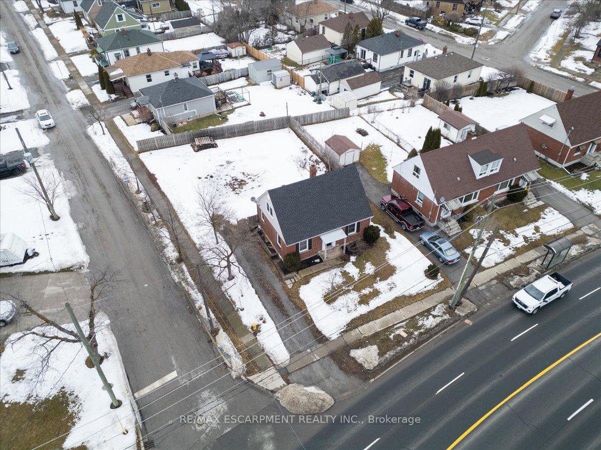 Photo 36 of 125 Westchester Crescent, St. Catharines, E. Chester — HOMEH