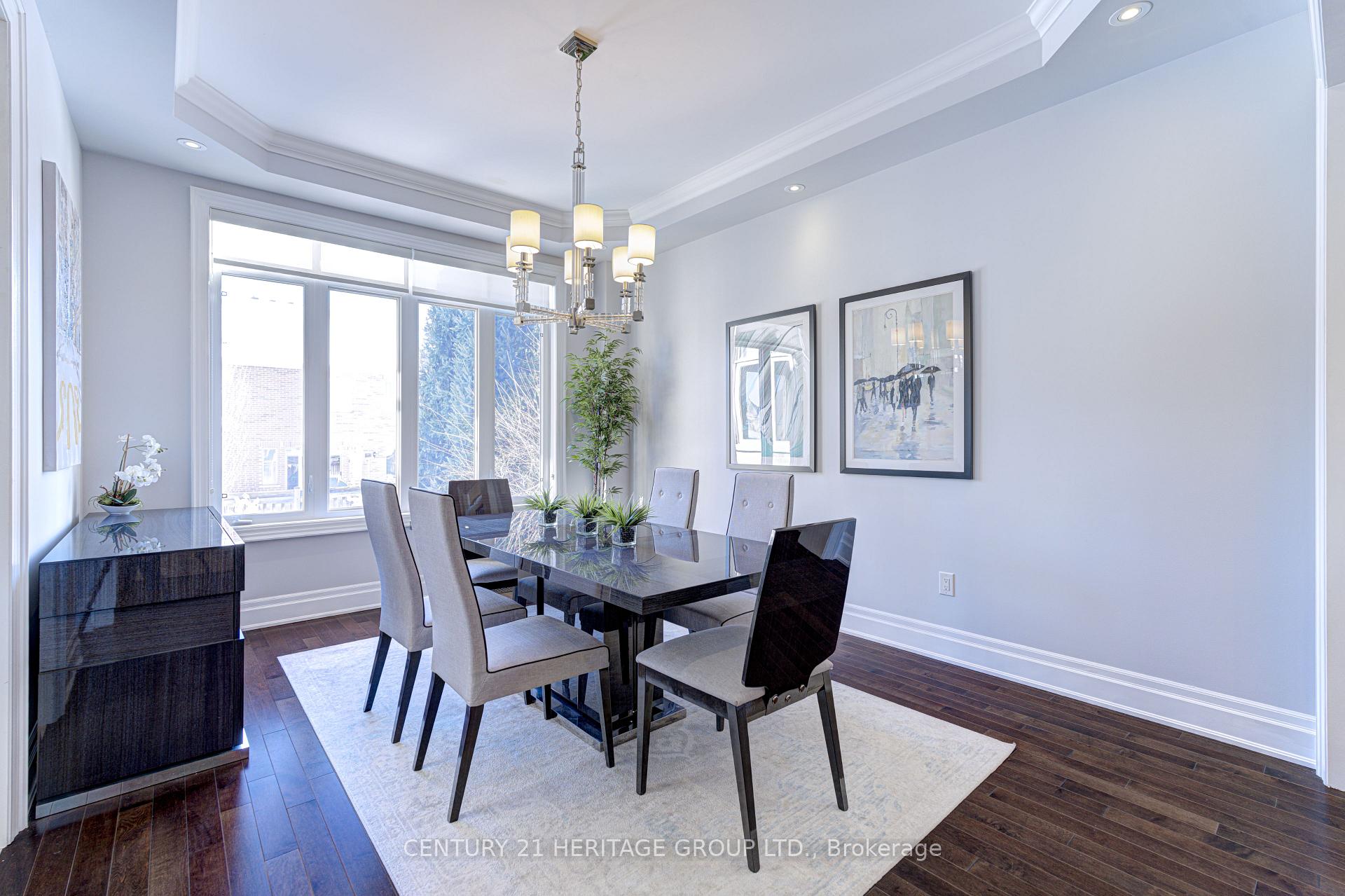 Photo 10 of 8 Chinzan Way, Brampton, Credit Valley — HOMEH