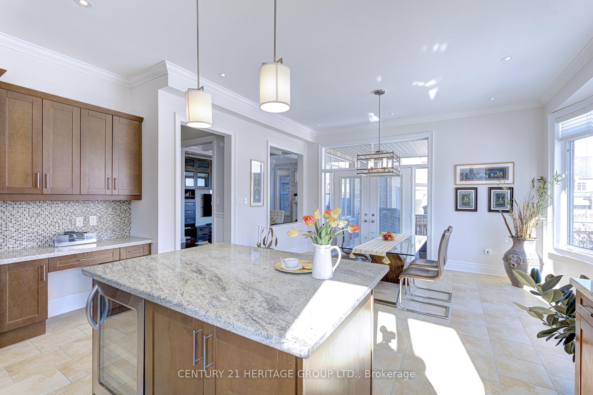 Photo 13 of 8 Chinzan Way, Brampton, Credit Valley — HOMEH