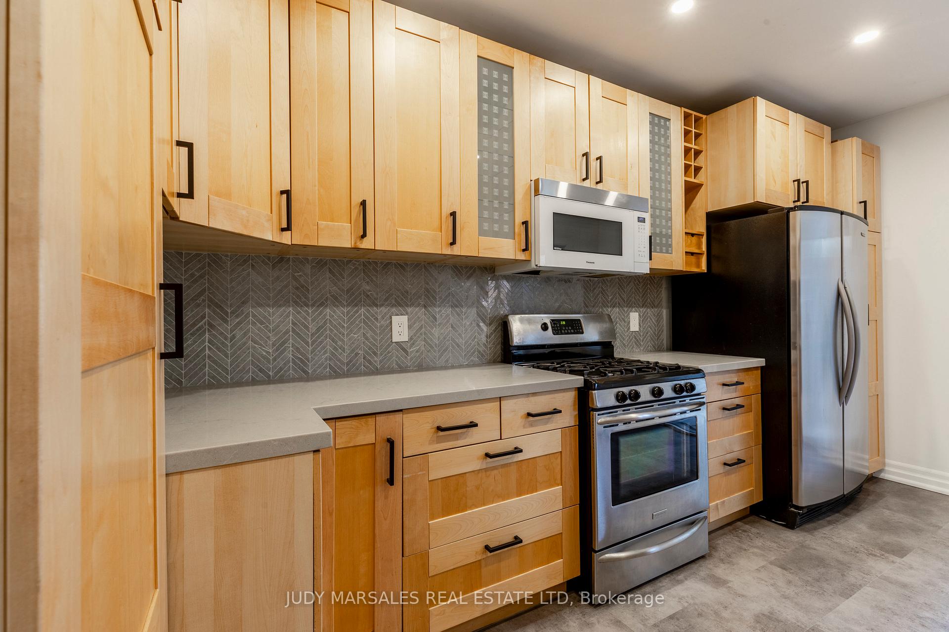 Photo 12 of 182 Herkimer Street, Hamilton, Kirkendall — HOMEH