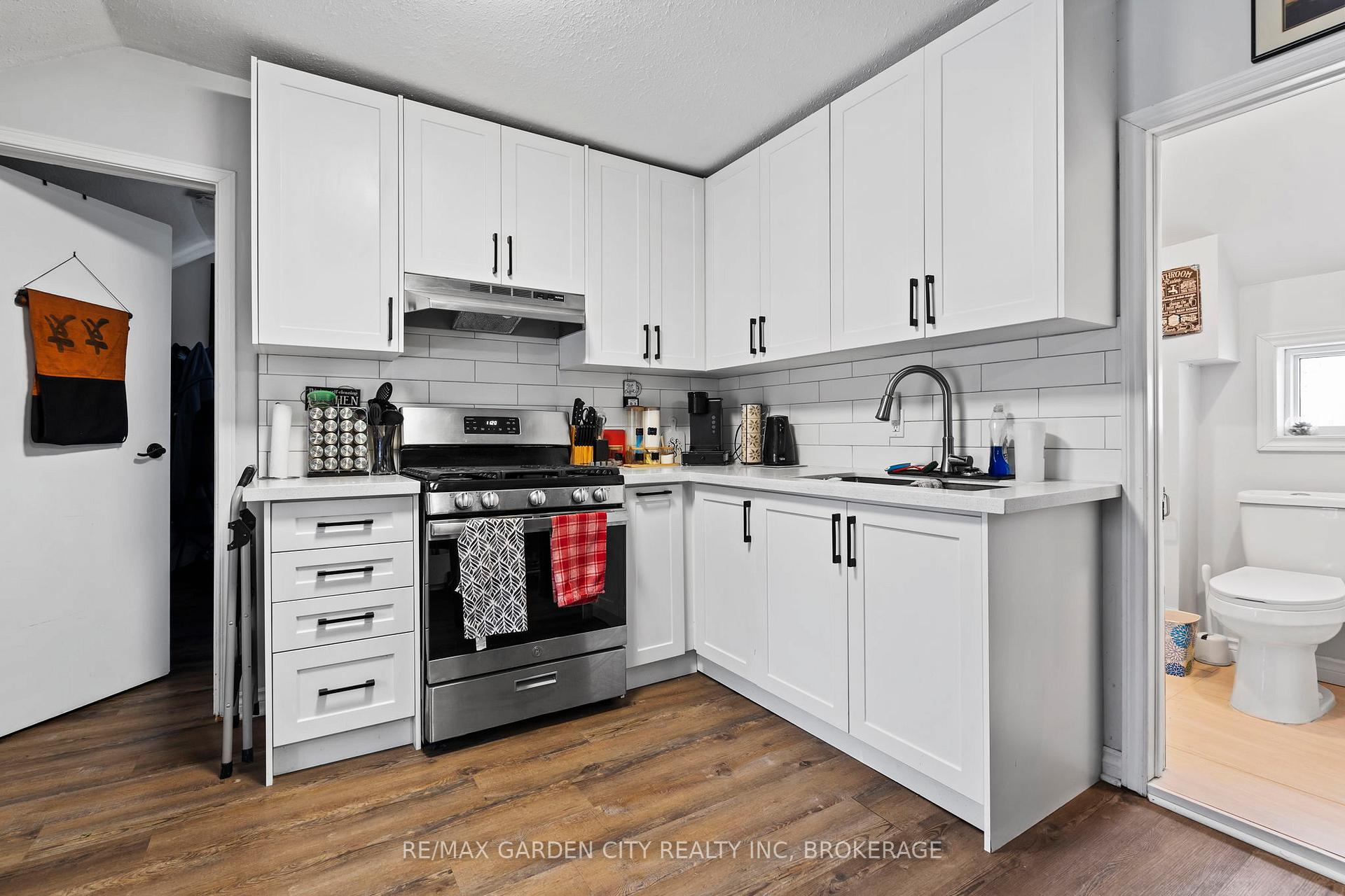 Photo 8 of 27 Vine Street S, St. Catharines, E. Chester — HOMEH