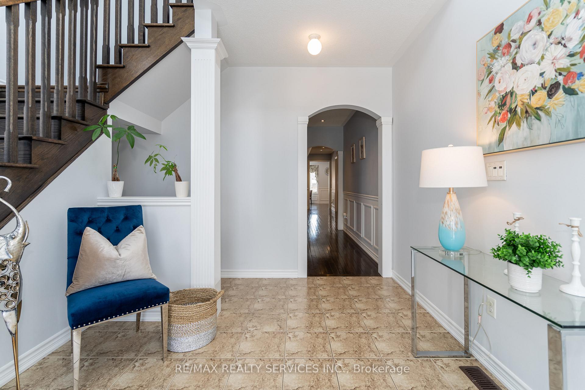 Photo 4 of 35 Cirillo Street, Brampton, Credit Valley — HOMEH