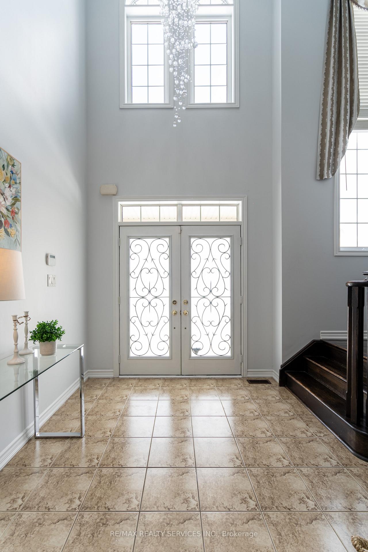 Photo 6 of 35 Cirillo Street, Brampton, Credit Valley — HOMEH