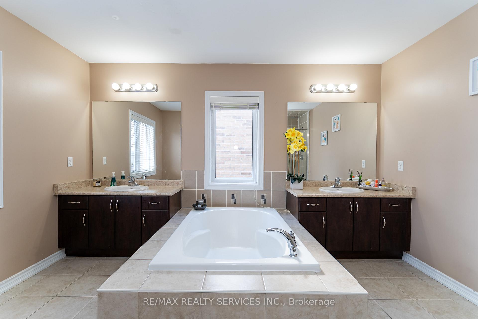 Photo 25 of 35 Cirillo Street, Brampton, Credit Valley — HOMEH