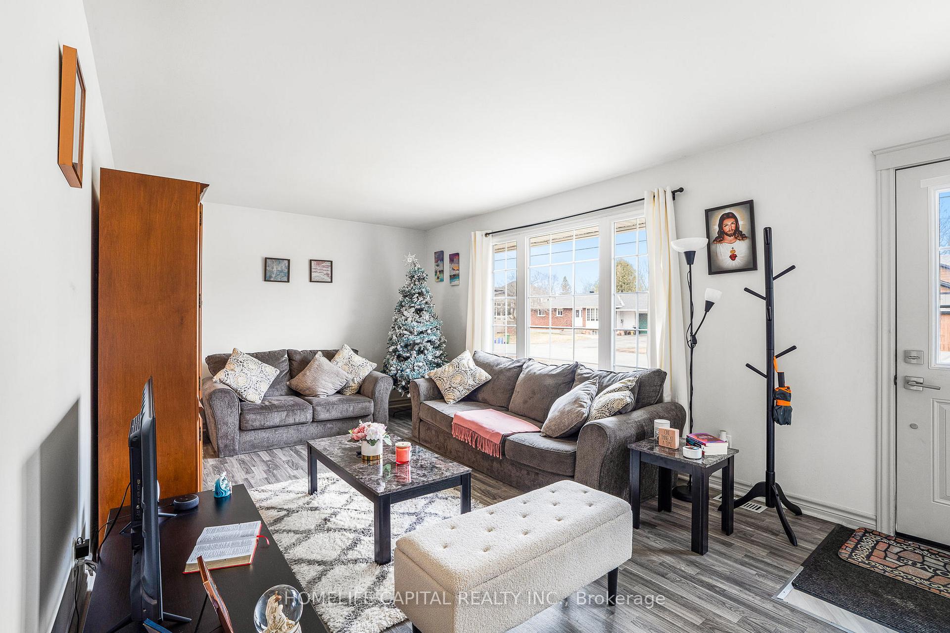 Photo 5 of 43 A Norway Spruce Street, Ottawa, Stittsville (South) — HOMEH
