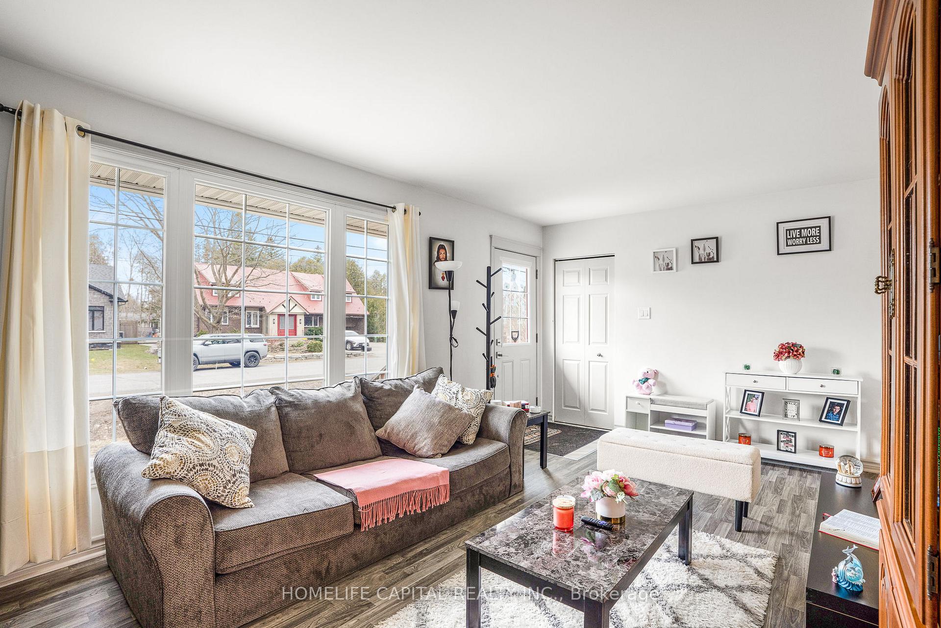 Photo 8 of 43 A Norway Spruce Street, Ottawa, Stittsville (South) — HOMEH