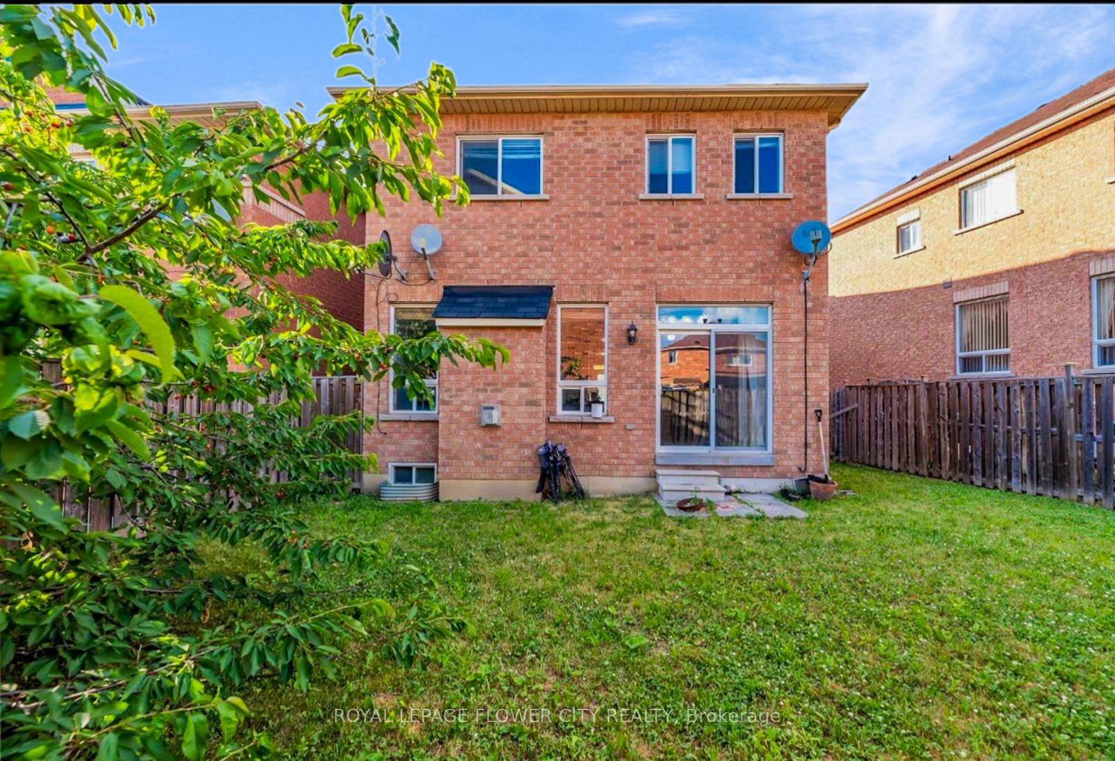 Photo 11 of 3 Calm Waters Crescent, Brampton, Madoc — HOMEH