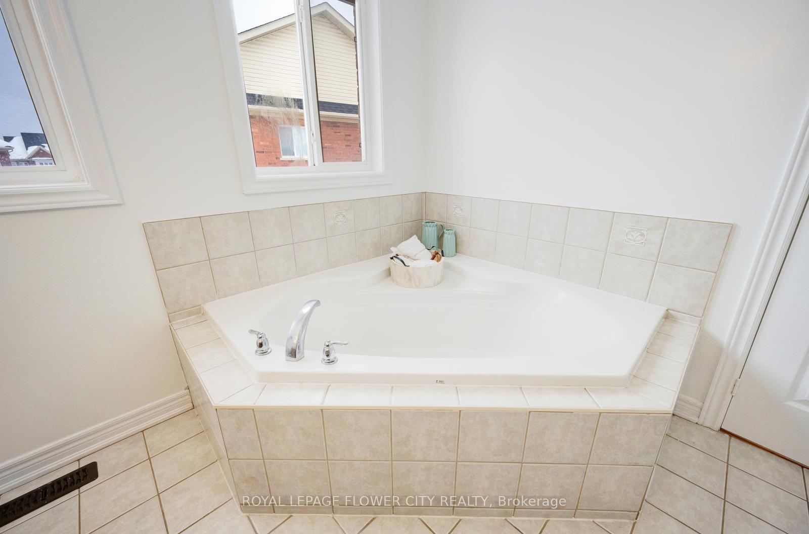 Photo 29 of 3 Calm Waters Crescent, Brampton, Madoc — HOMEH