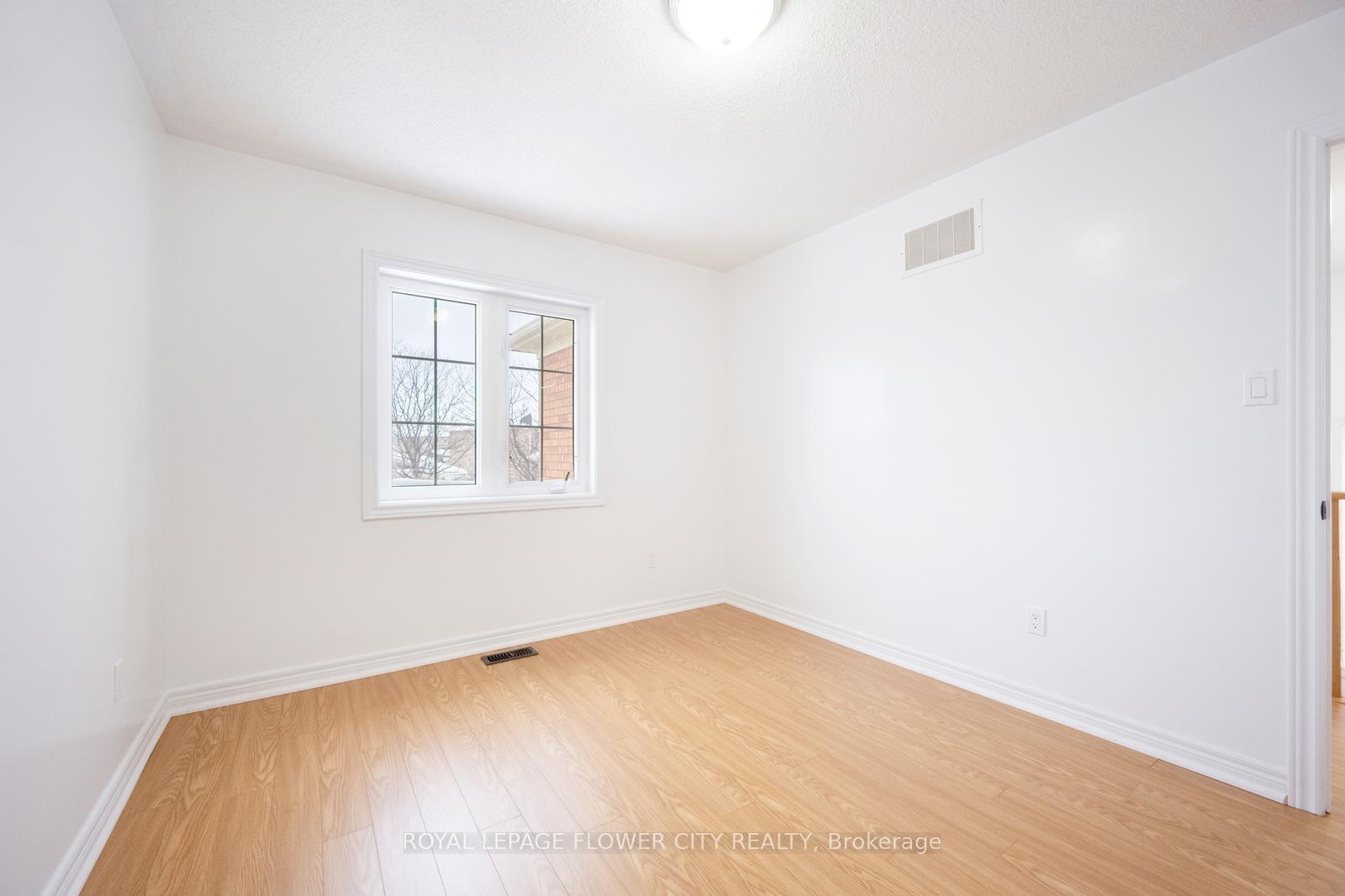 Photo 31 of 3 Calm Waters Crescent, Brampton, Madoc — HOMEH