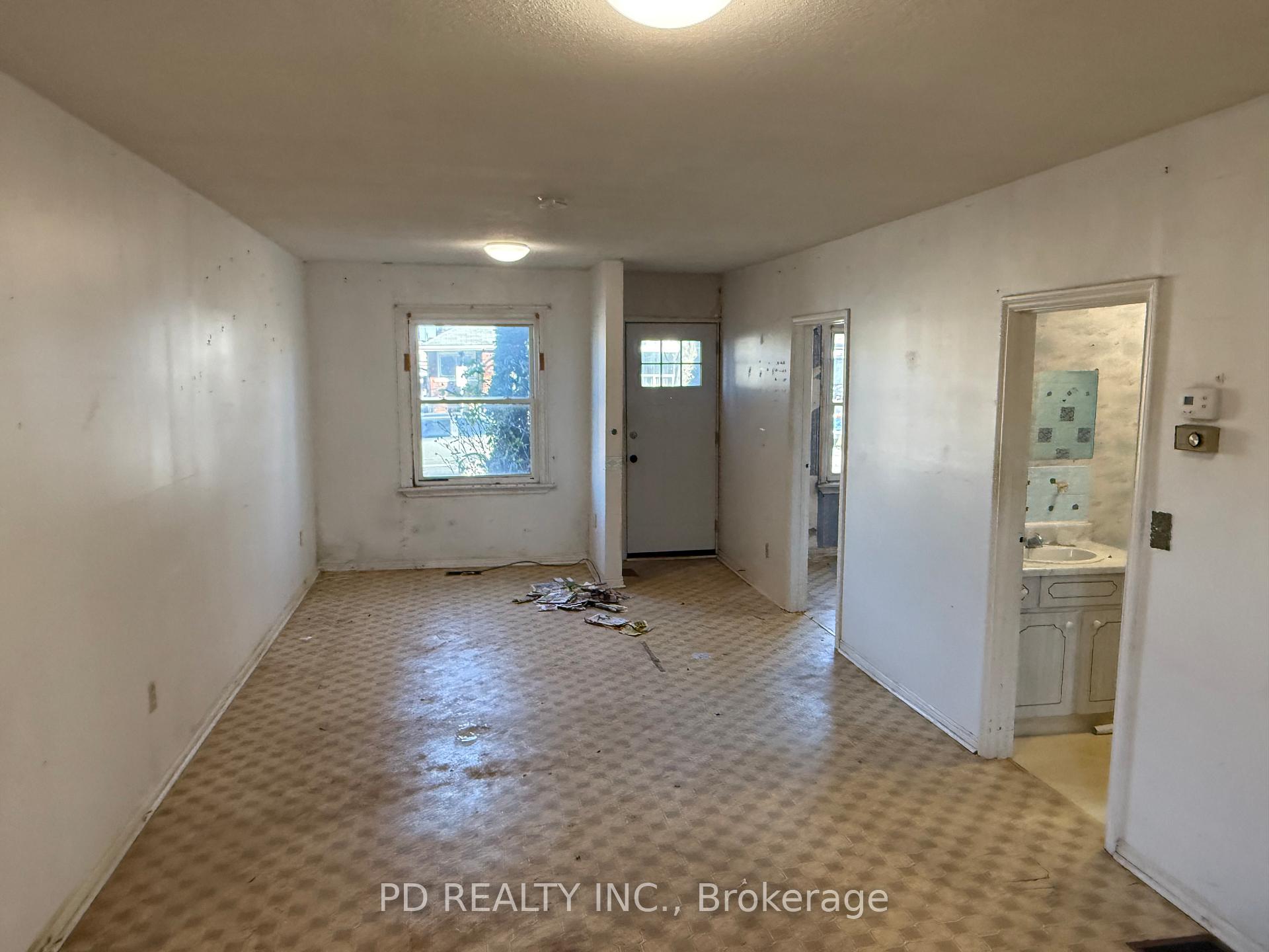 Photo 6 of 28 Harrison Avenue, Hamilton, Homeside — HOMEH