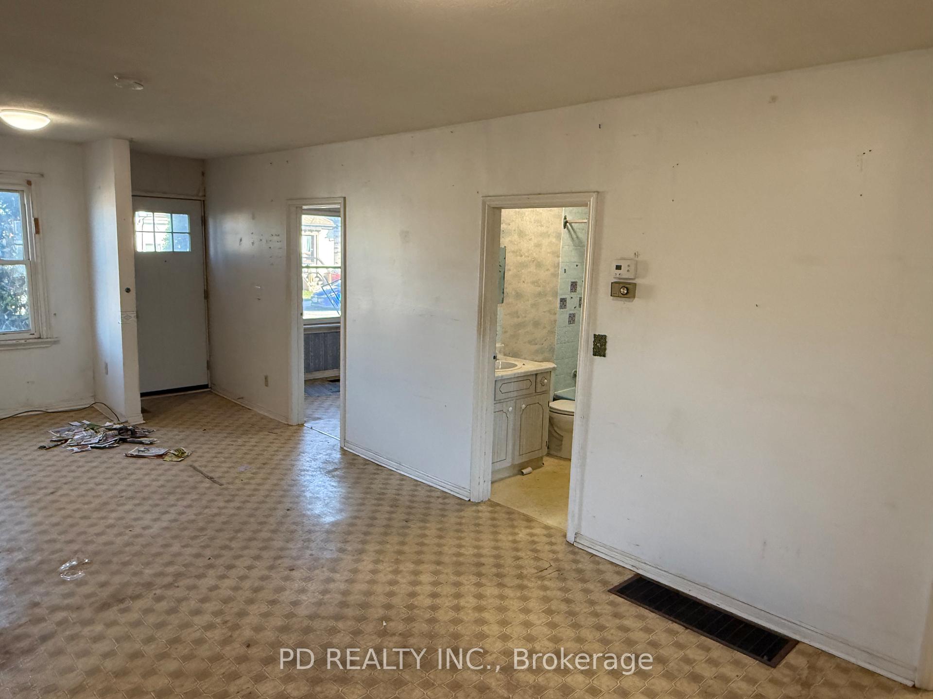 Photo 7 of 28 Harrison Avenue, Hamilton, Homeside — HOMEH