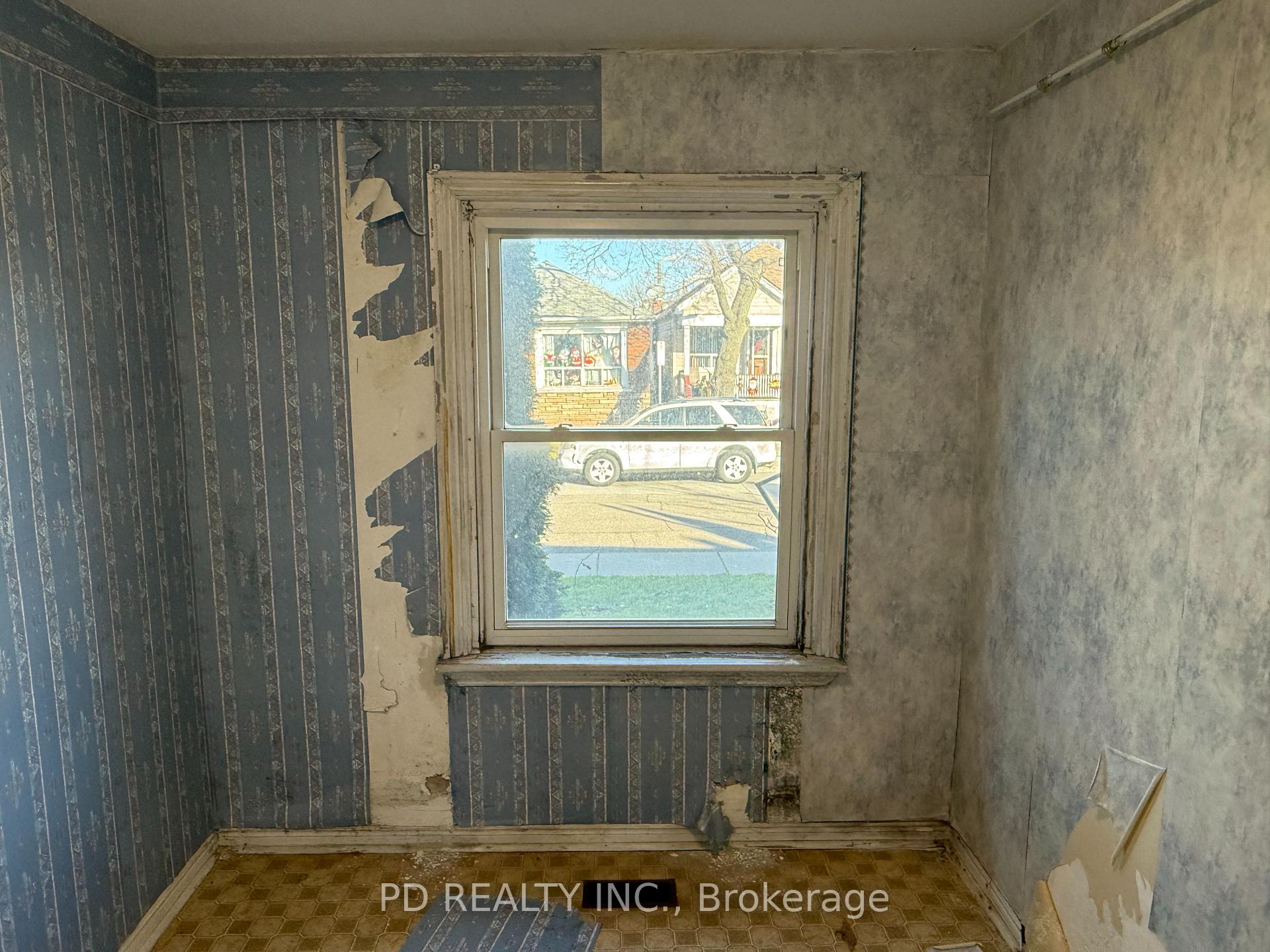 Photo 10 of 28 Harrison Avenue, Hamilton, Homeside — HOMEH