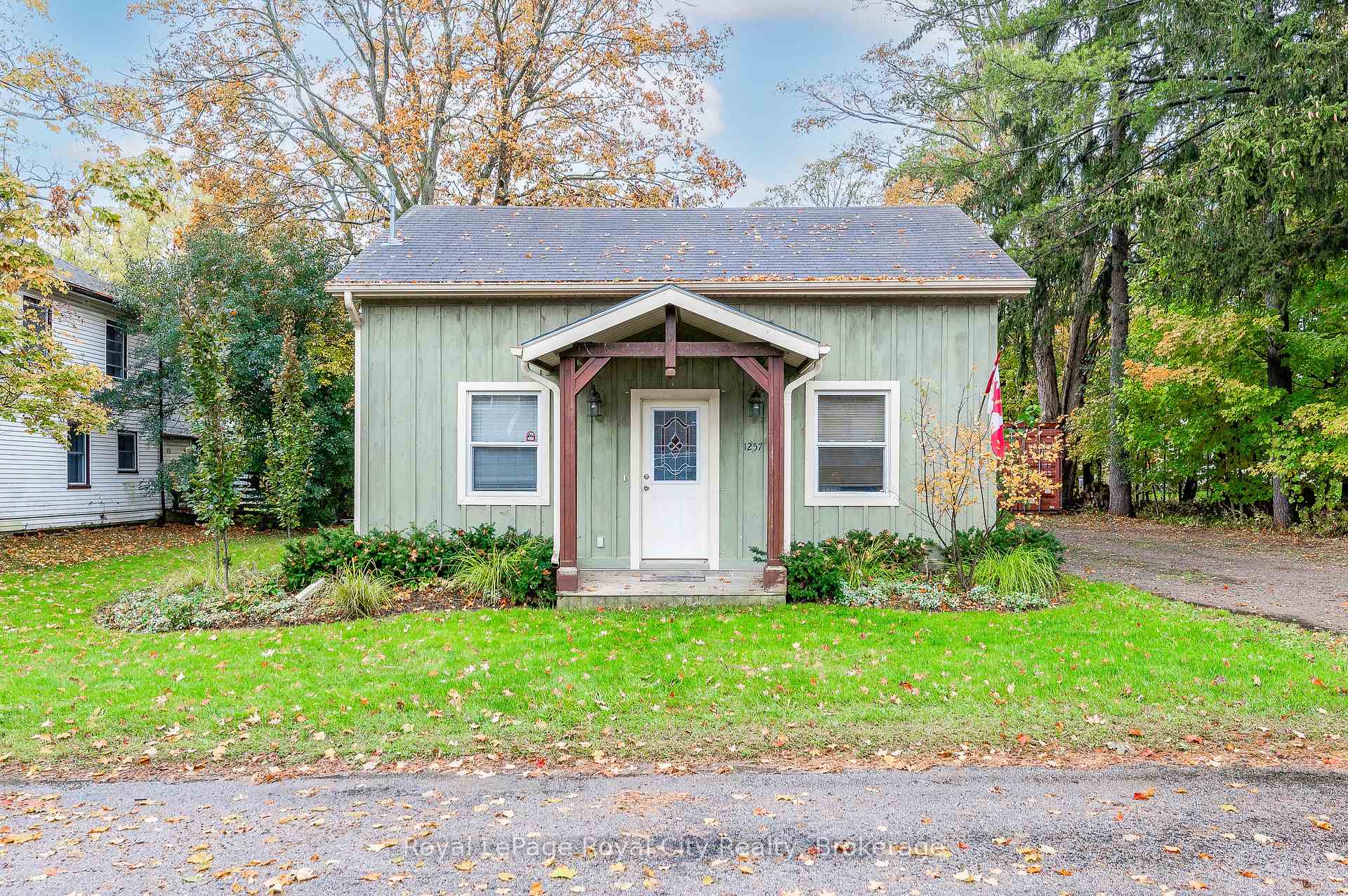 Photo 5 of 1257 Old 8 Highway, Hamilton, Rural Flamborough — HOMEH