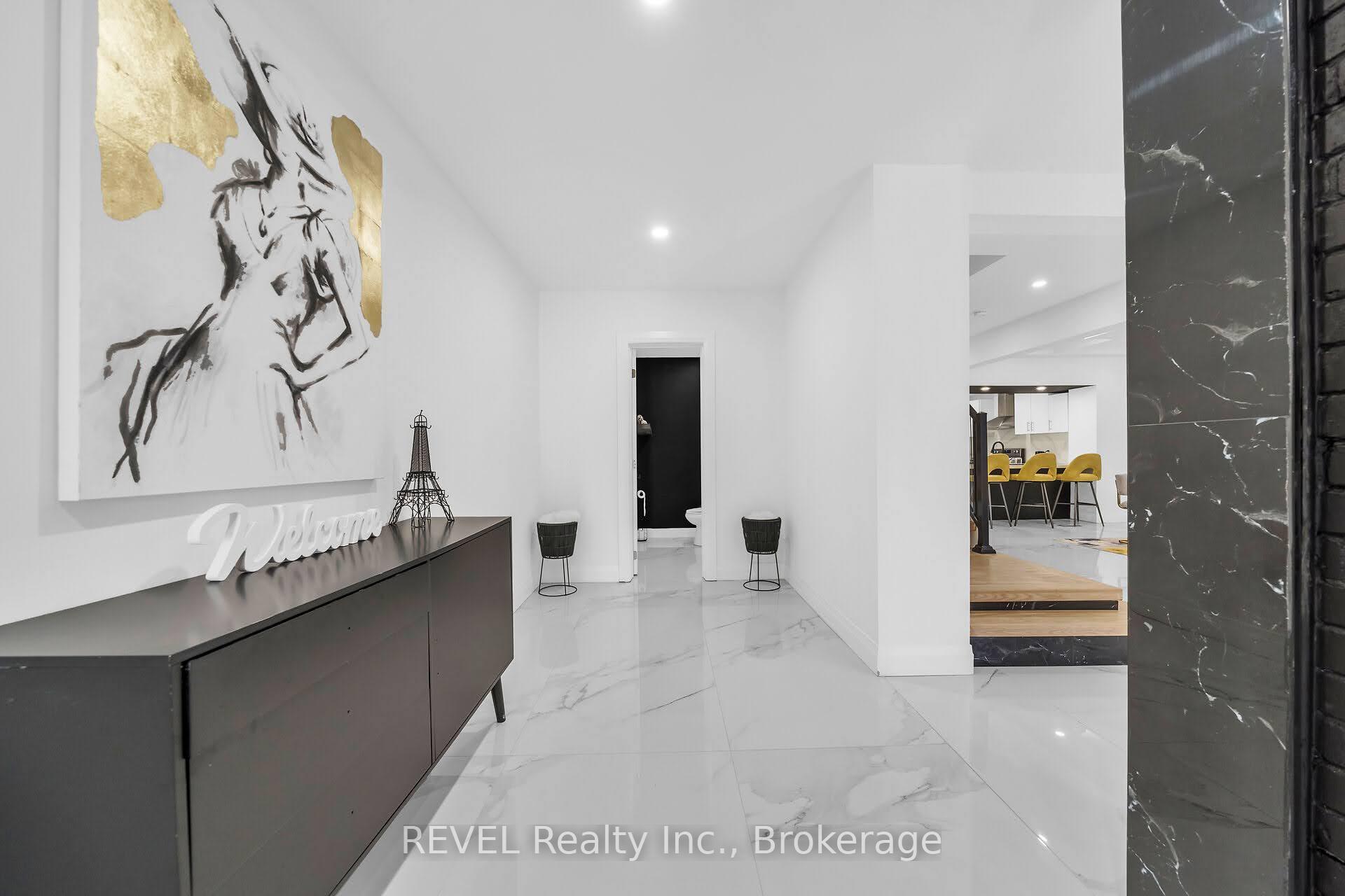 Photo 3 of 56 Frederick Avenue, Hamilton, Crown Point — HOMEH