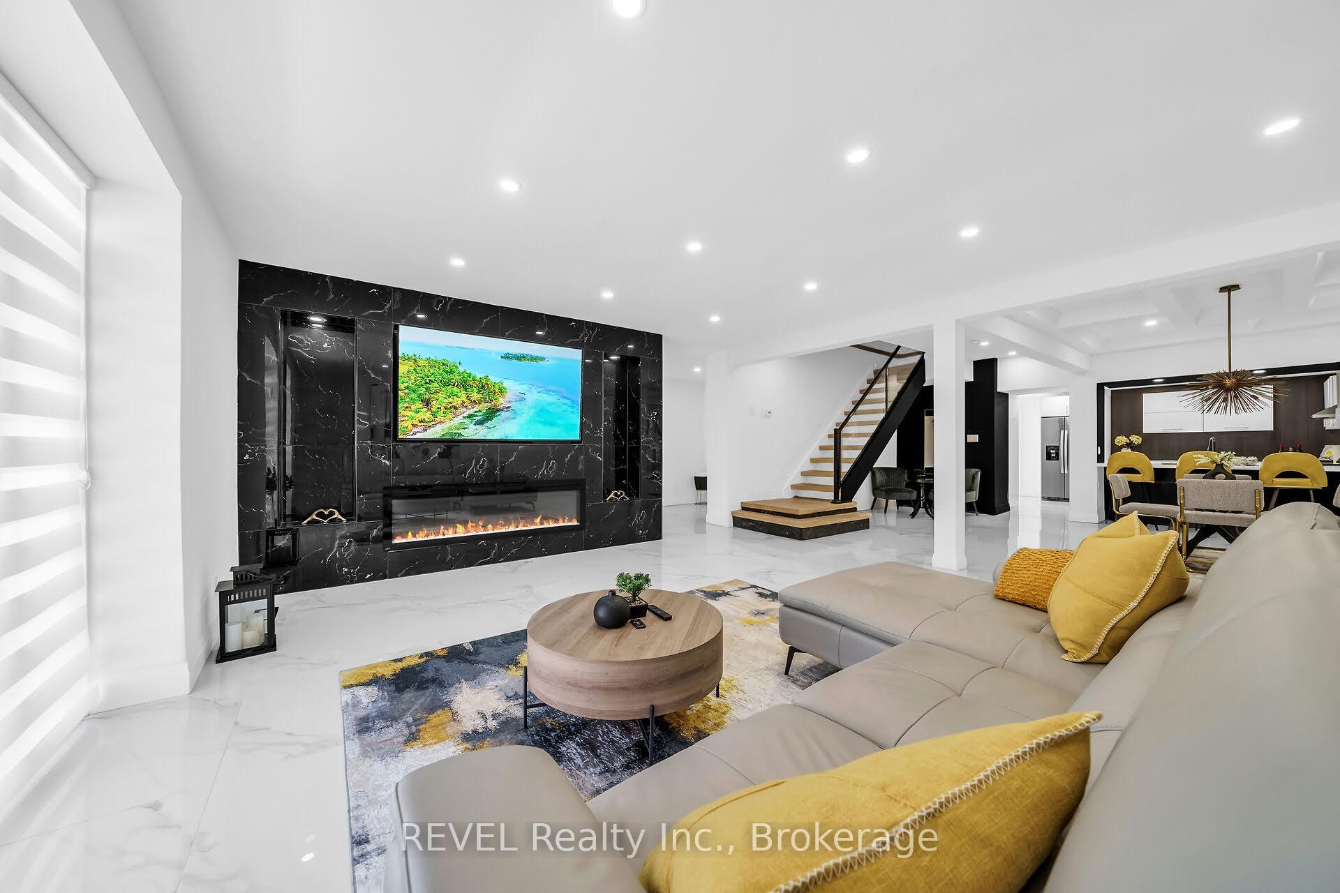 Photo 5 of 56 Frederick Avenue, Hamilton, Crown Point — HOMEH