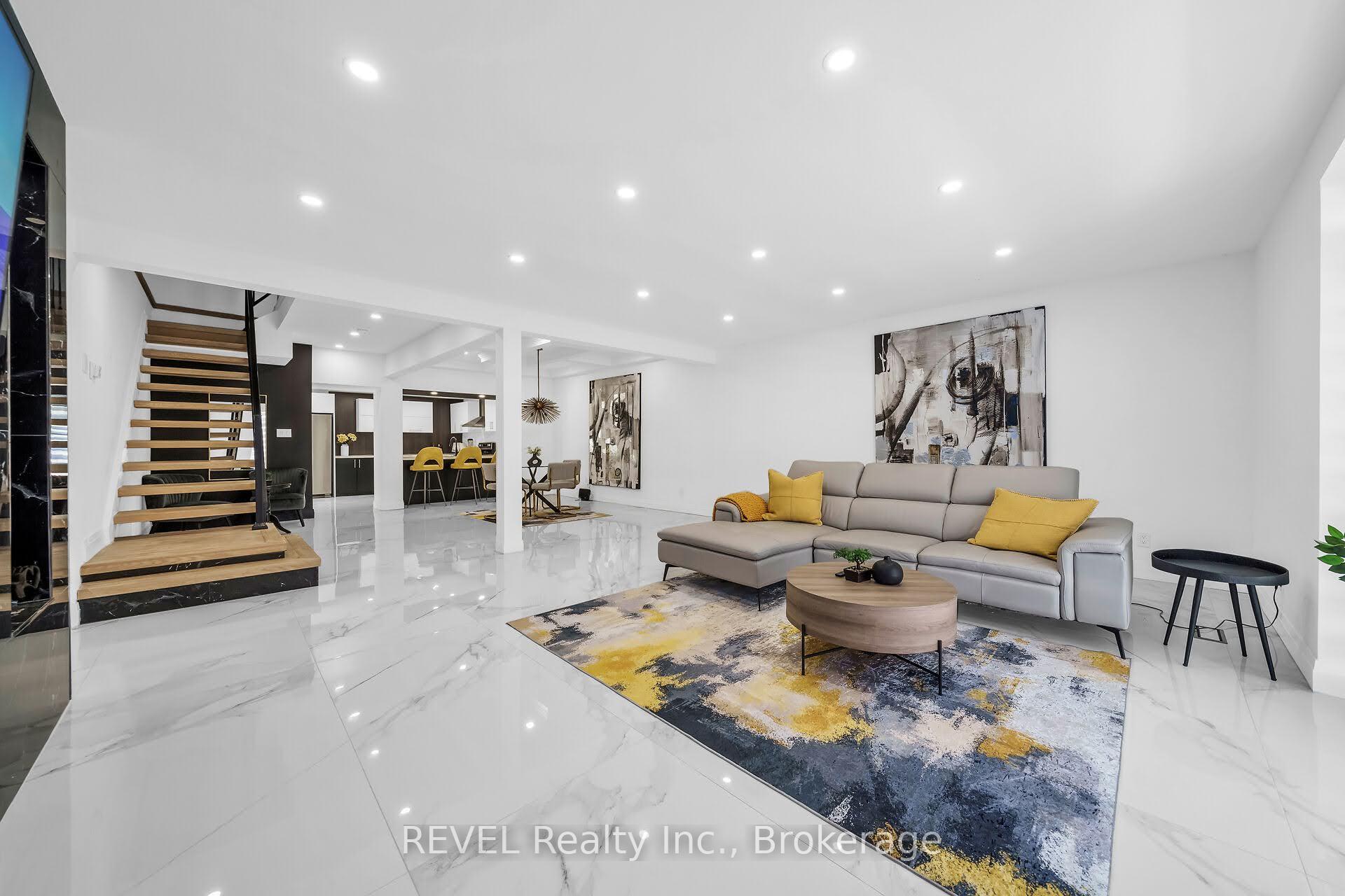 Photo 6 of 56 Frederick Avenue, Hamilton, Crown Point — HOMEH