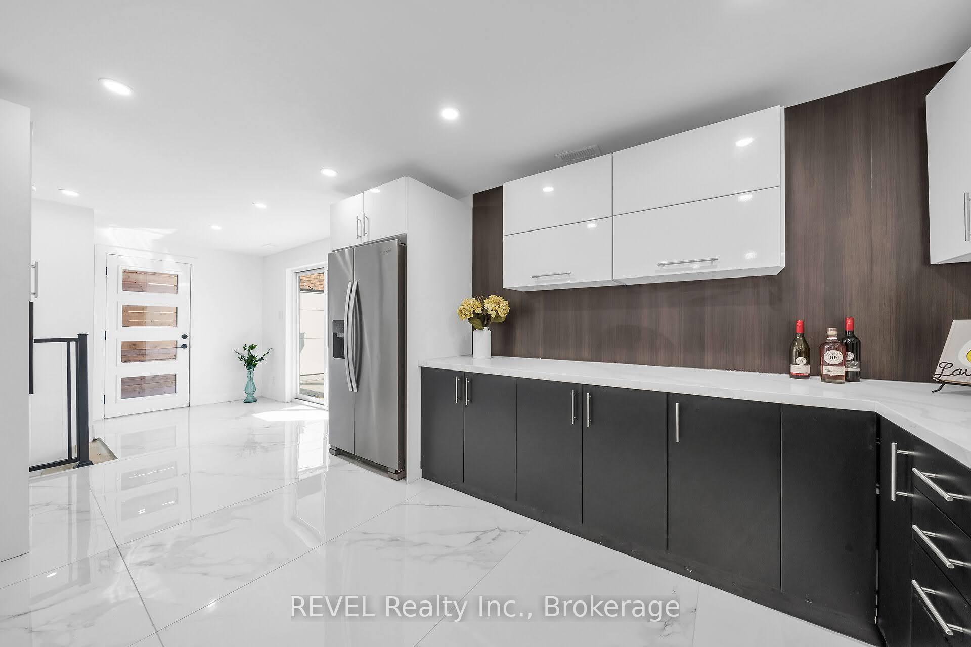 Photo 10 of 56 Frederick Avenue, Hamilton, Crown Point — HOMEH