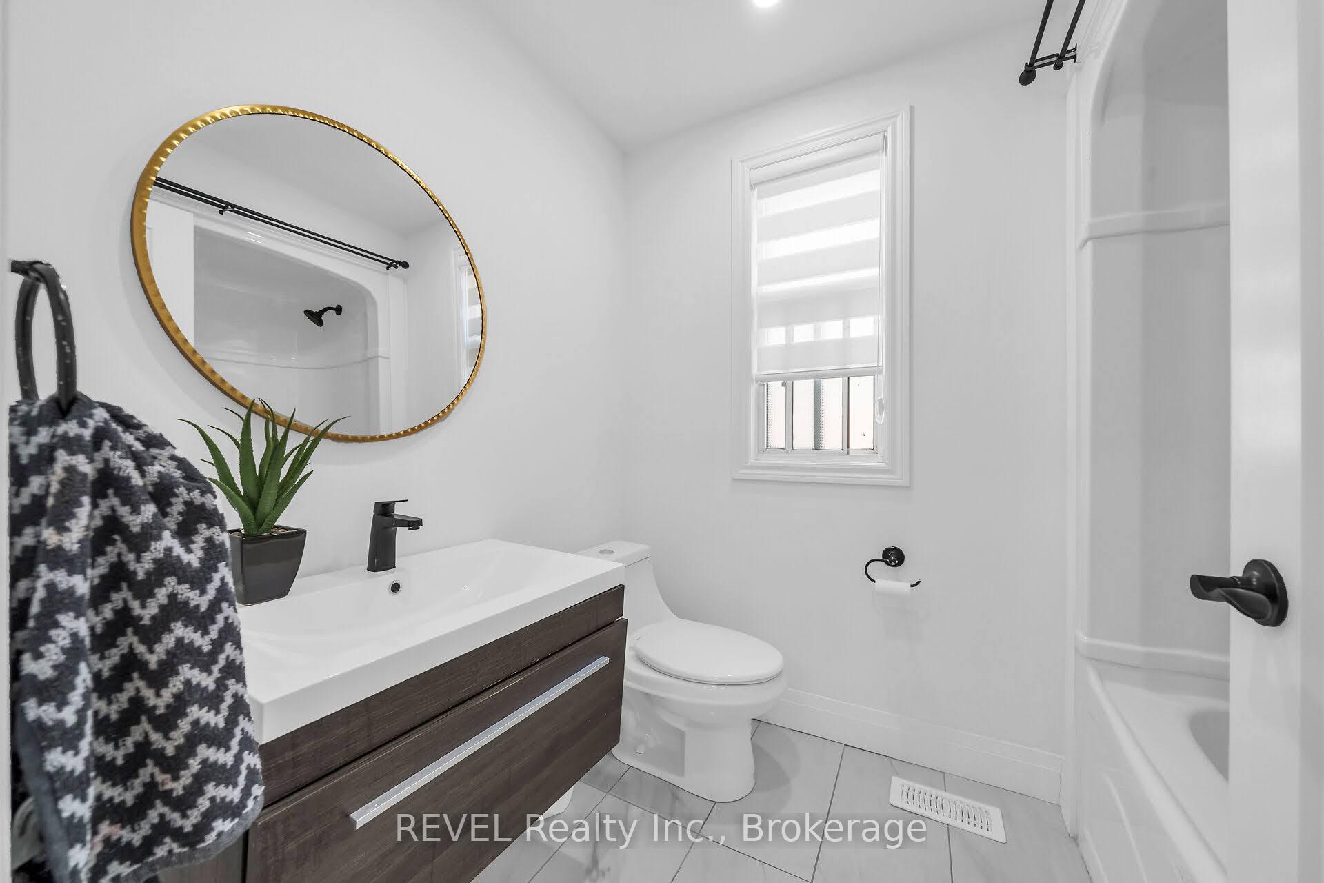 Photo 21 of 56 Frederick Avenue, Hamilton, Crown Point — HOMEH
