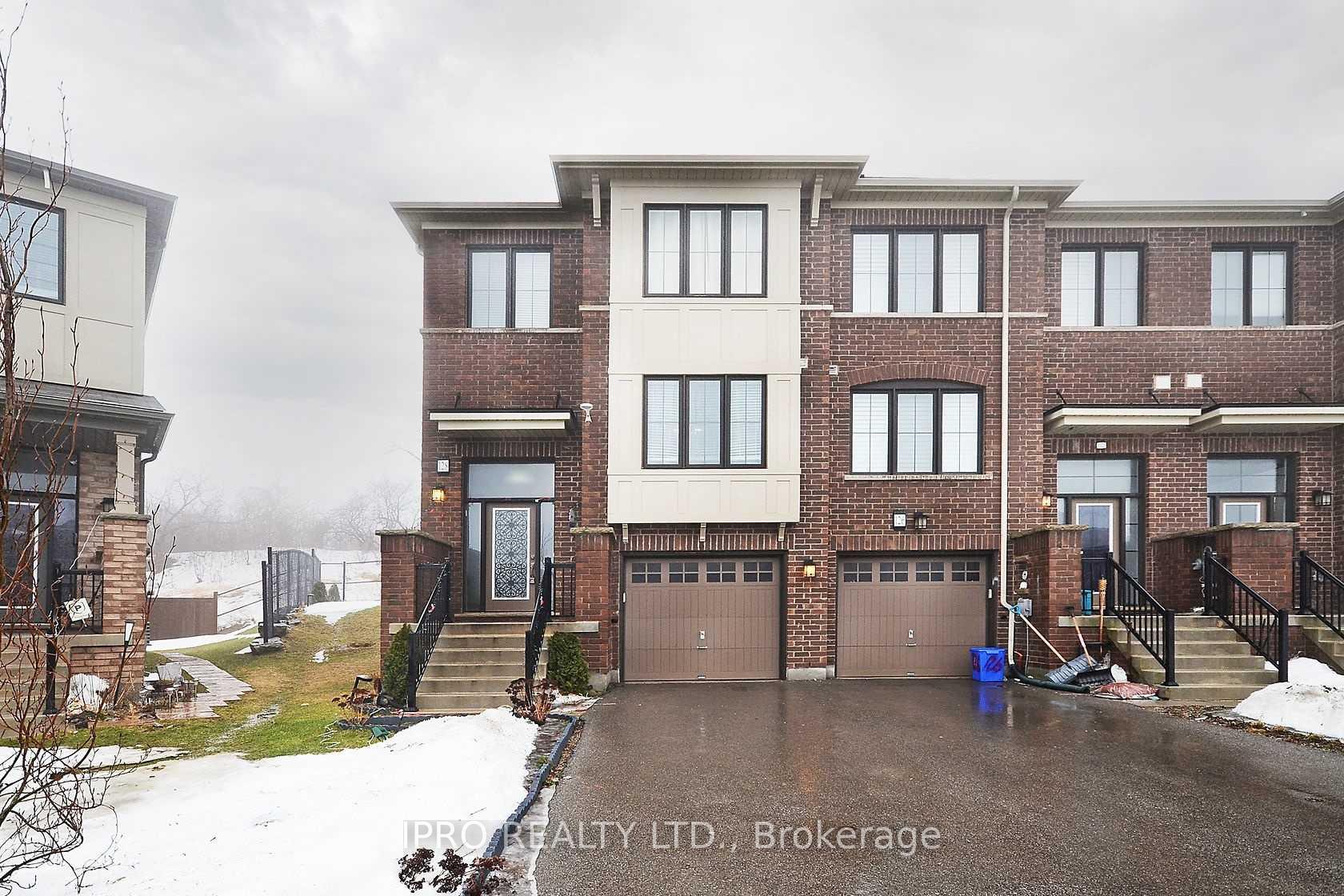 Photo 2 of 128 Crafter Crescent, Hamilton, Stoney Creek Mountain — HOMEH