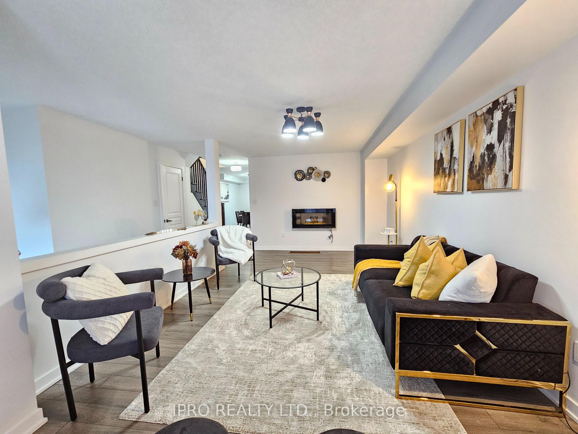 Photo 6 of 128 Crafter Crescent, Hamilton, Stoney Creek Mountain — HOMEH