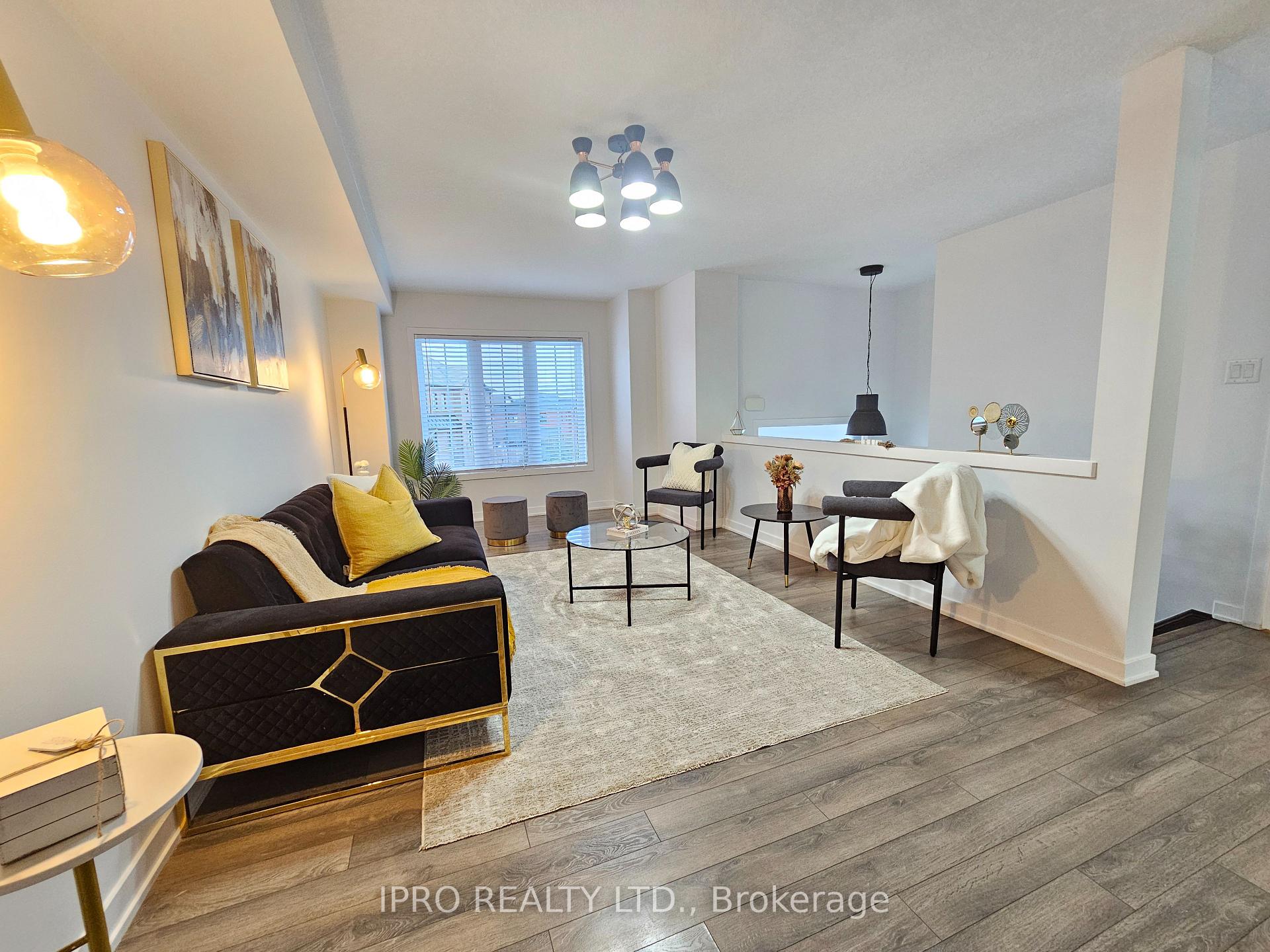 Photo 10 of 128 Crafter Crescent, Hamilton, Stoney Creek Mountain — HOMEH