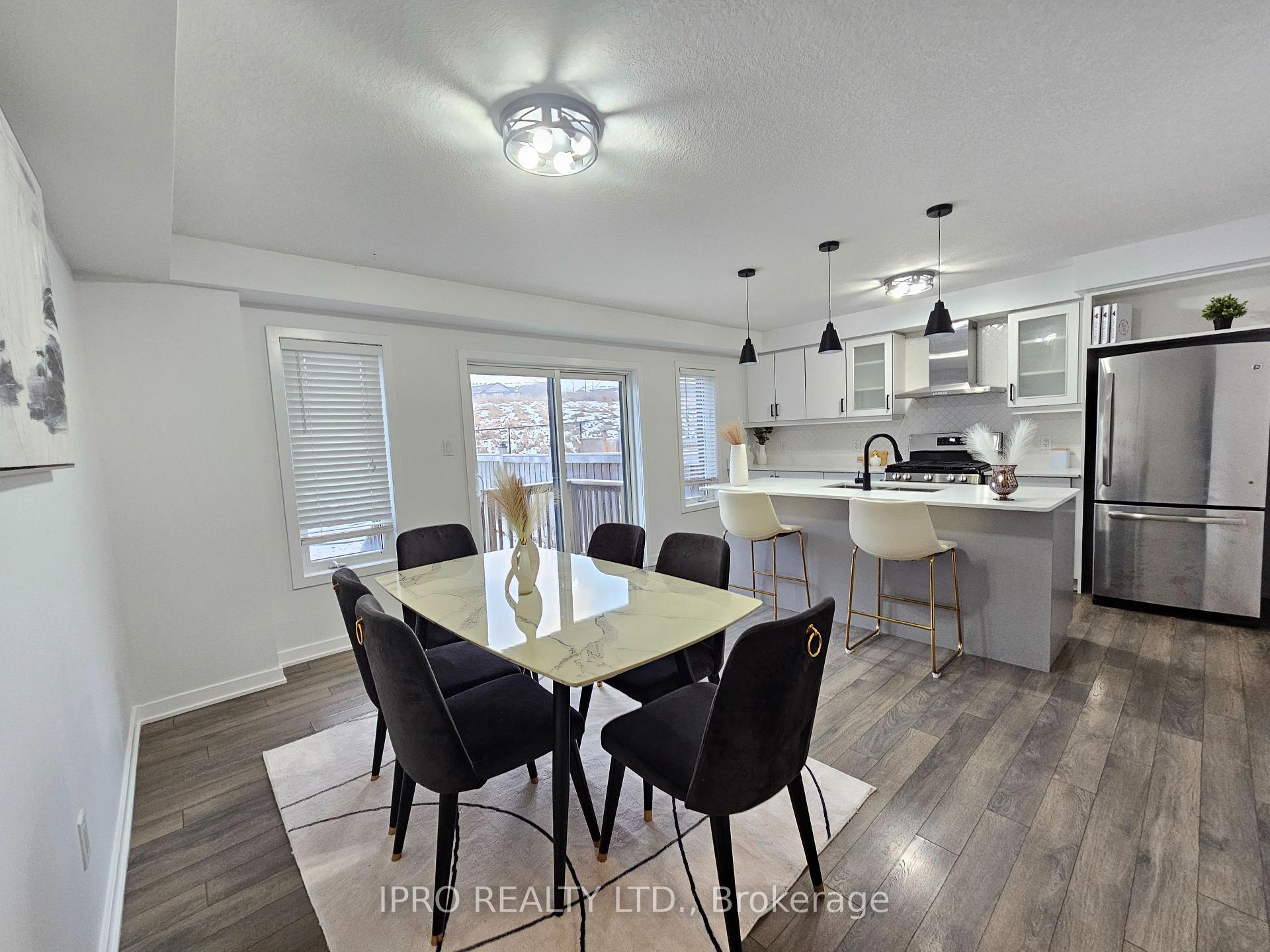 Photo 13 of 128 Crafter Crescent, Hamilton, Stoney Creek Mountain — HOMEH