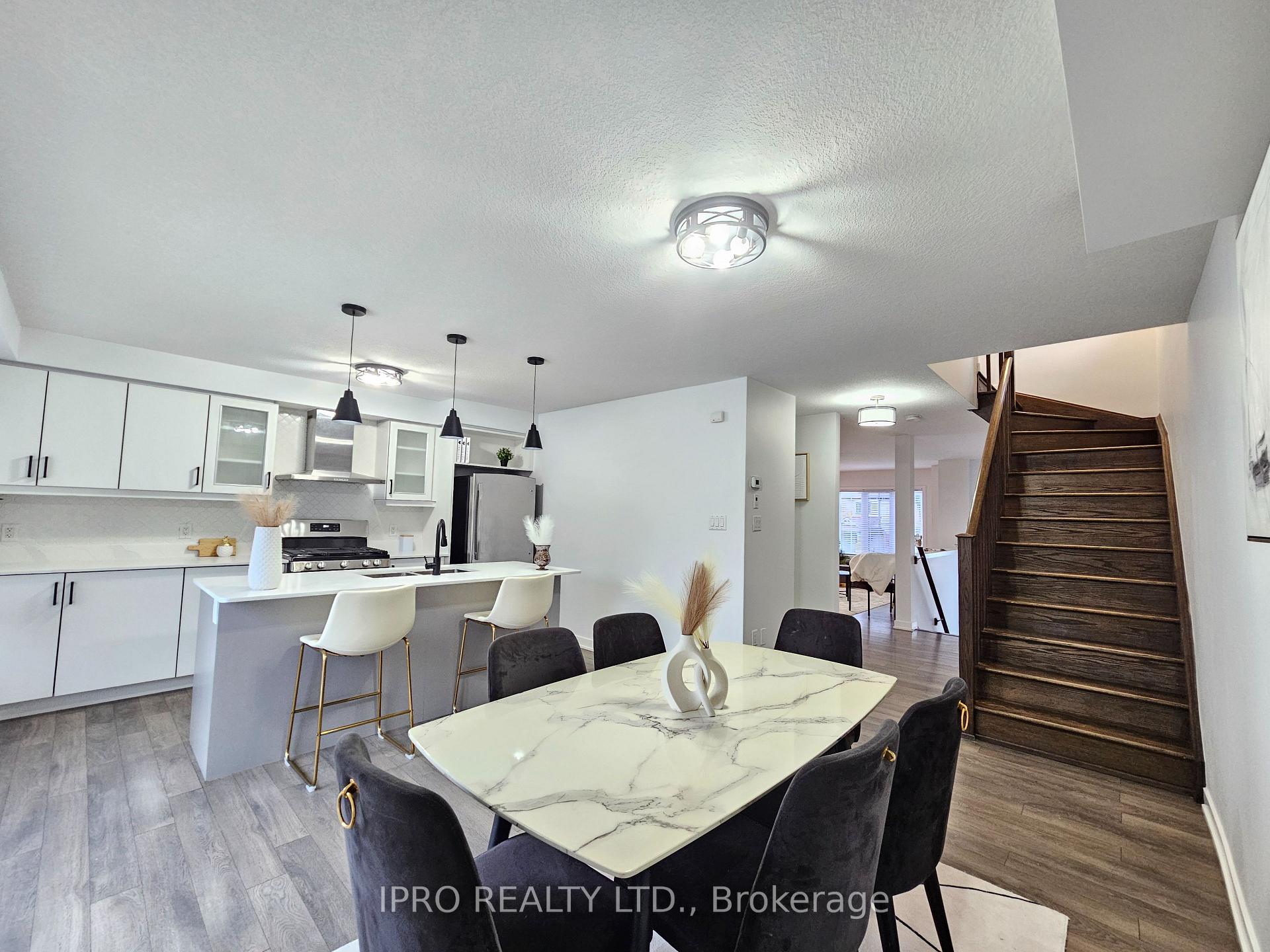 Photo 17 of 128 Crafter Crescent, Hamilton, Stoney Creek Mountain — HOMEH