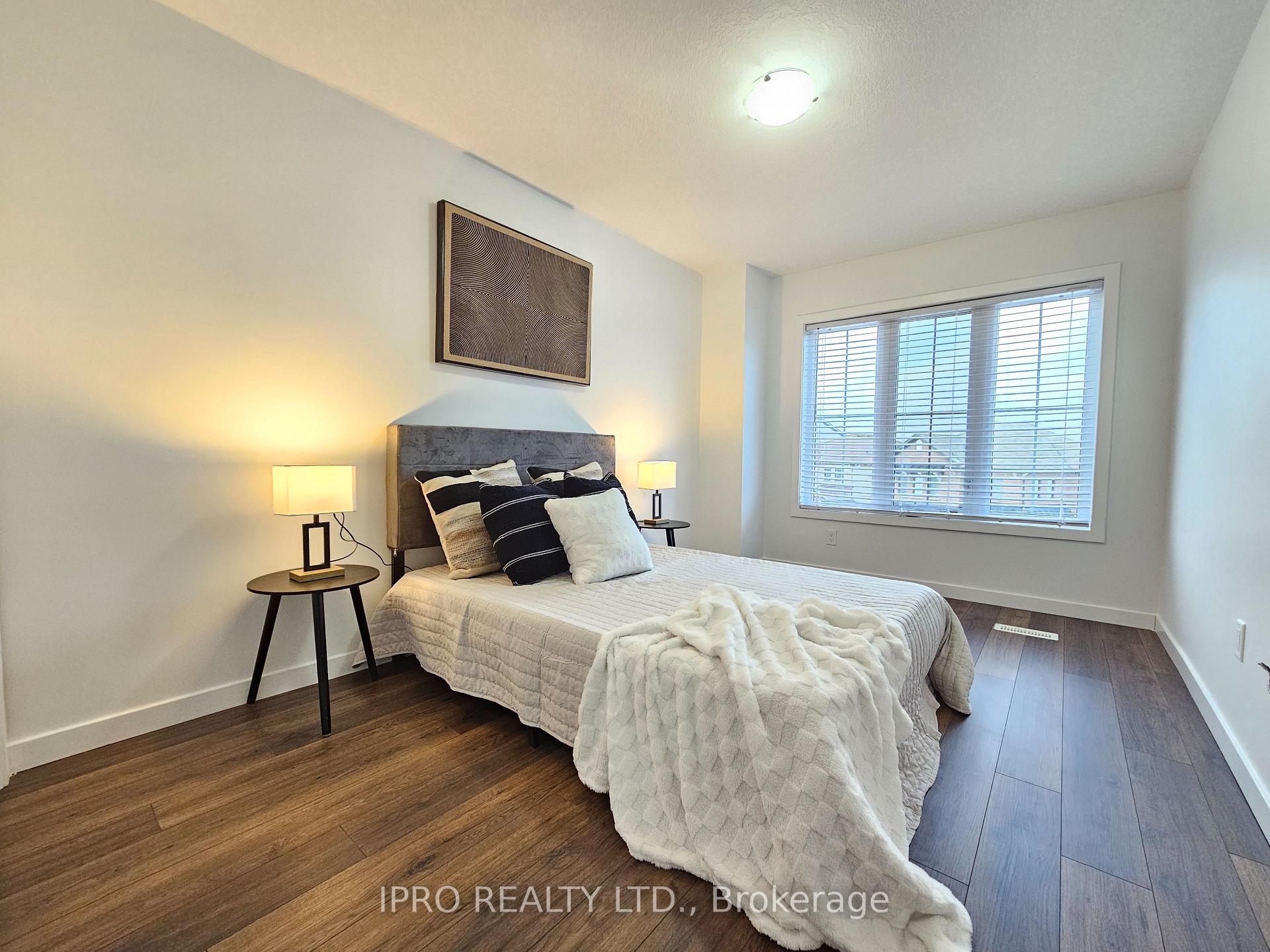 Photo 20 of 128 Crafter Crescent, Hamilton, Stoney Creek Mountain — HOMEH