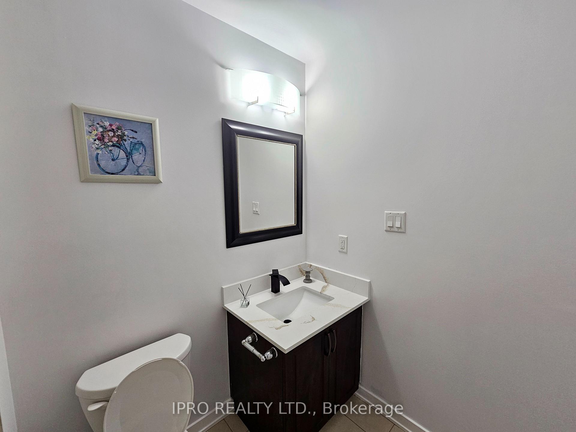 Photo 23 of 128 Crafter Crescent, Hamilton, Stoney Creek Mountain — HOMEH