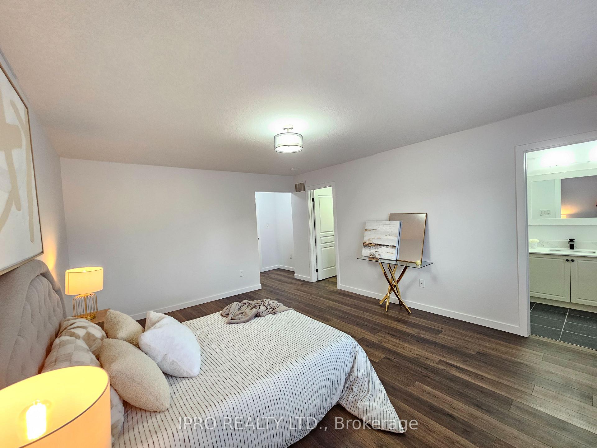 Photo 26 of 128 Crafter Crescent, Hamilton, Stoney Creek Mountain — HOMEH