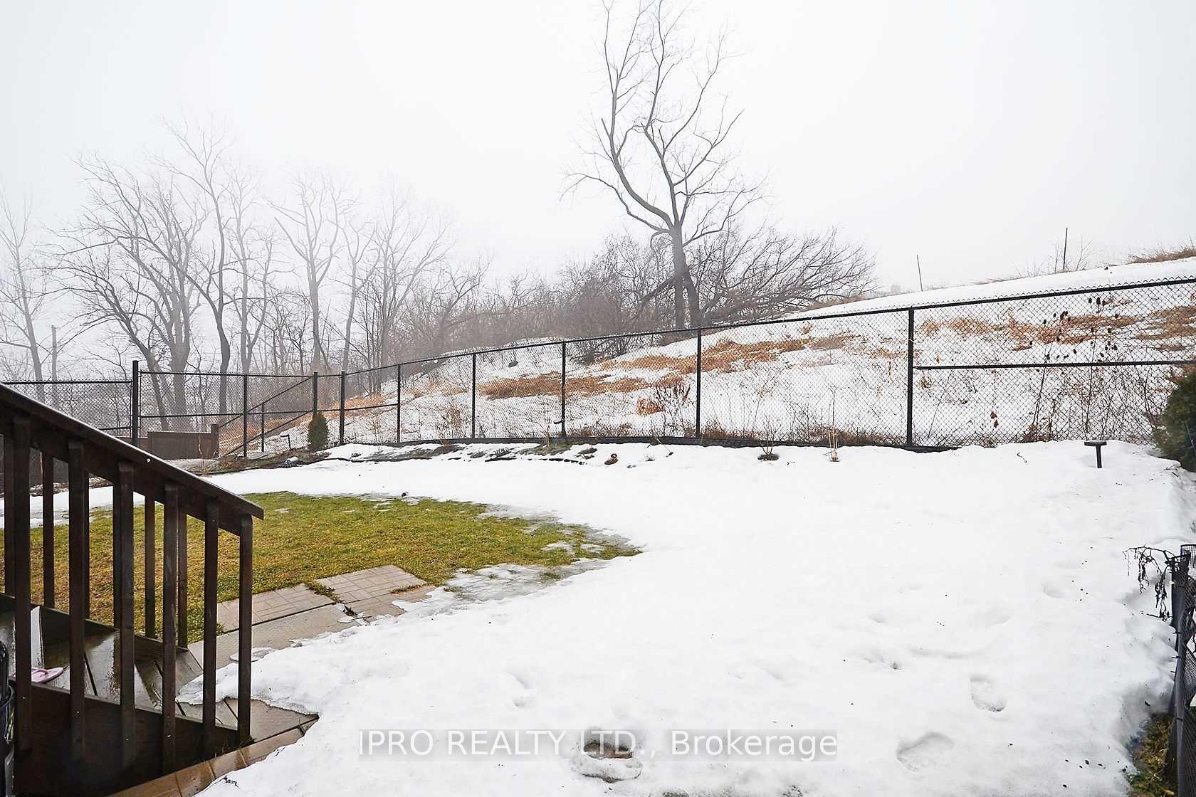 Photo 31 of 128 Crafter Crescent, Hamilton, Stoney Creek Mountain — HOMEH