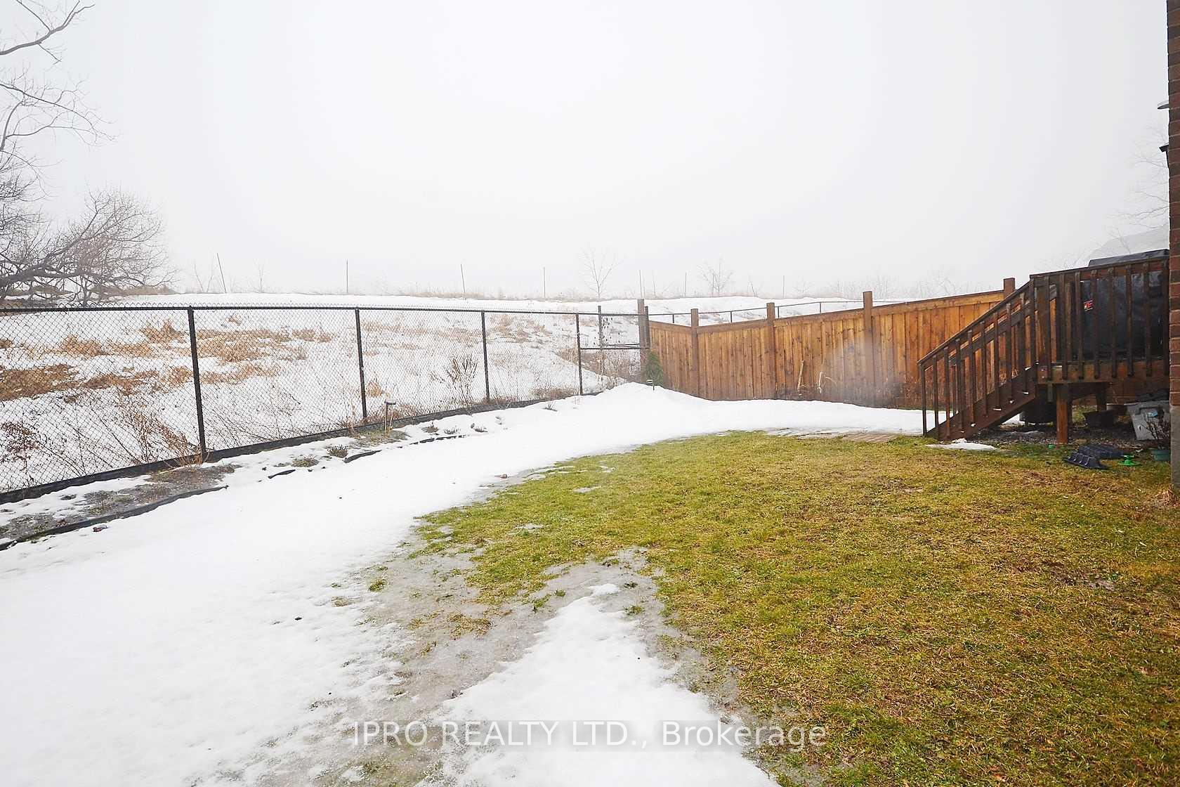 Photo 33 of 128 Crafter Crescent, Hamilton, Stoney Creek Mountain — HOMEH