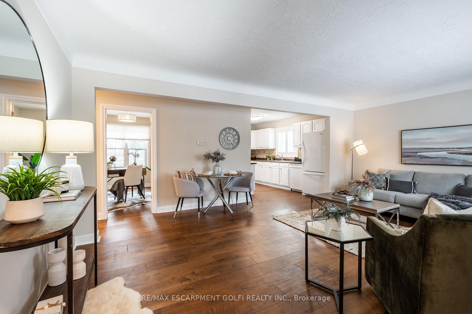 Photo 5 of 4 Melba Road, St. Catharines, Carlton/Bunting — HOMEH