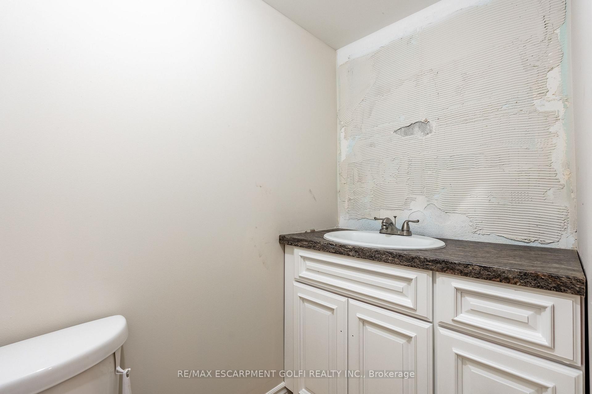 Photo 31 of 4 Melba Road, St. Catharines, Carlton/Bunting — HOMEH