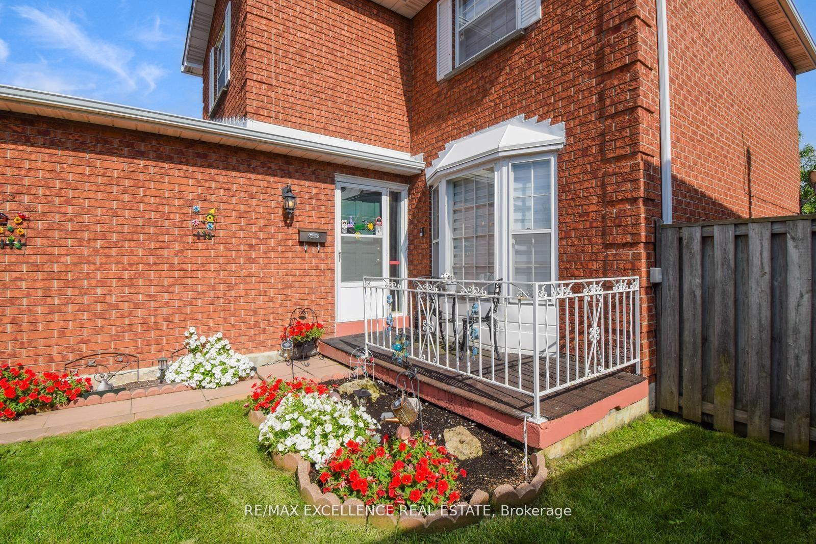 Photo 6 of 4 Brookview Road, Brampton, Brampton West — HOMEH